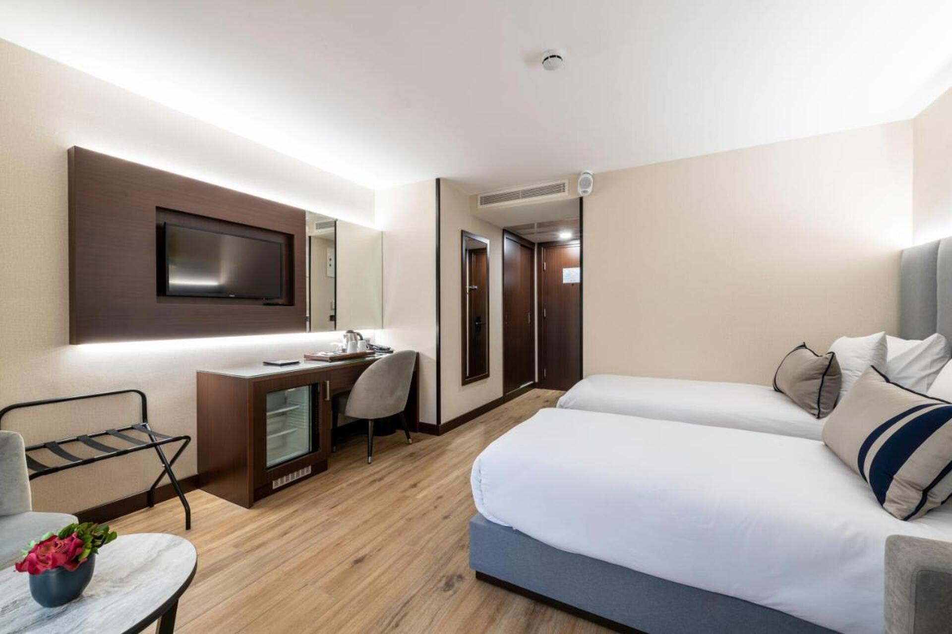 Aprilis Deluxe Hotel 4* 4