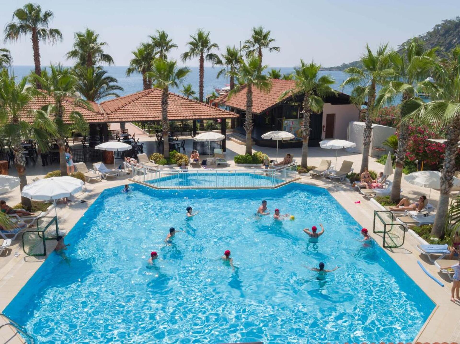 Club Akman Beach 11
