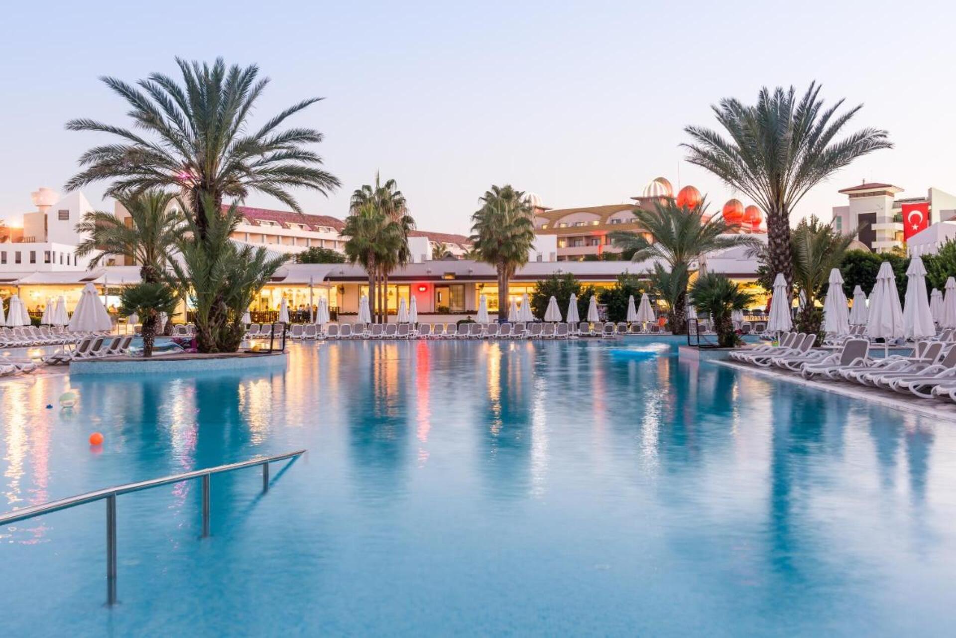 Barut B Suites 4* 6
