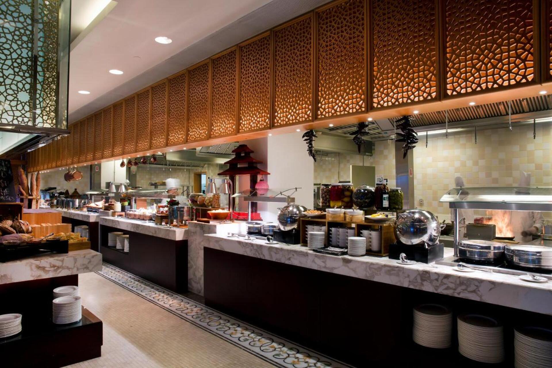 Bab Al Qasr 28
