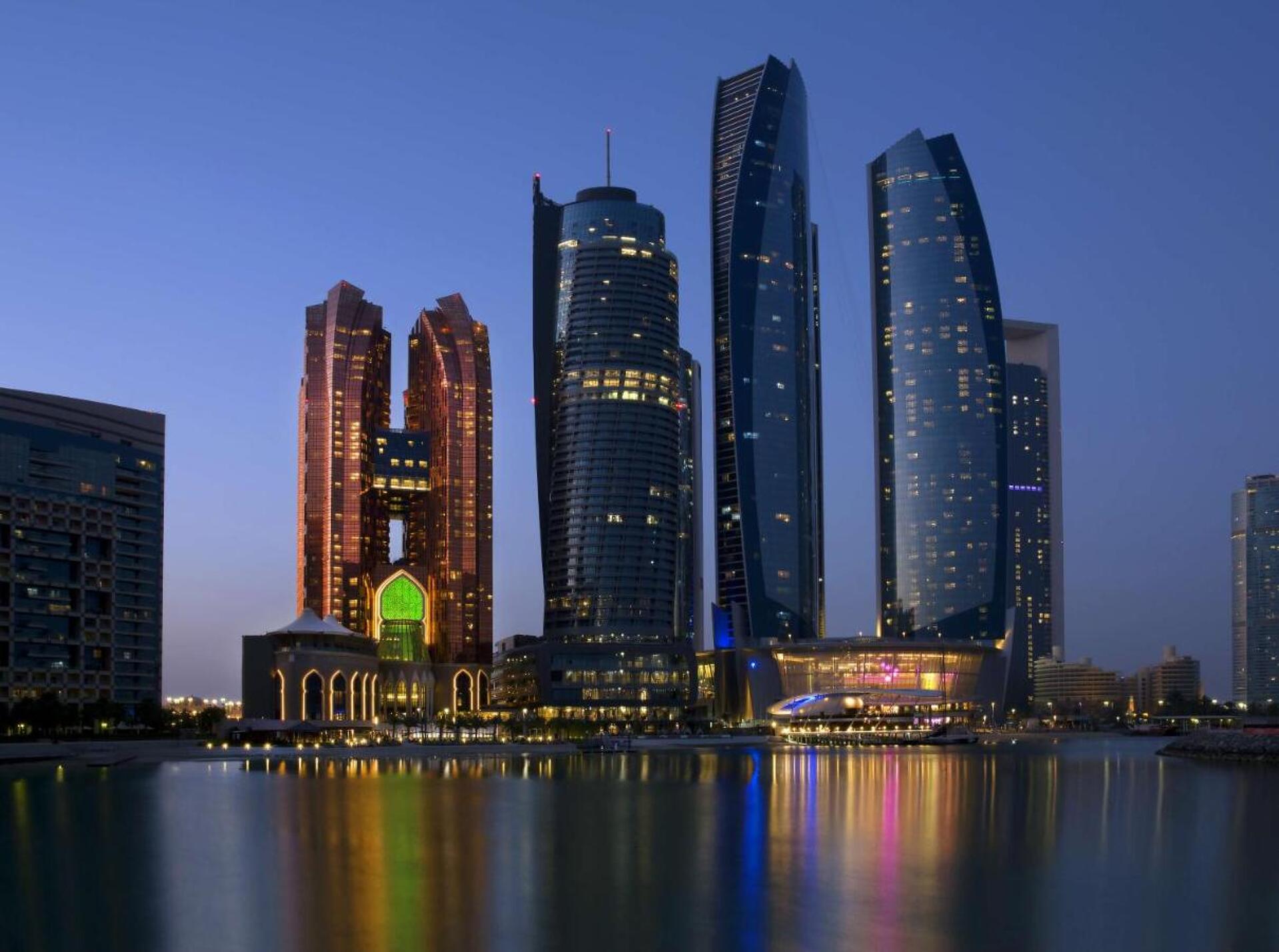 Bab Al Qasr 15