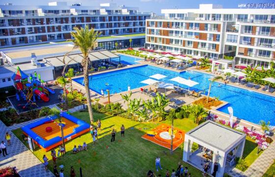 Courtyard Long Beach Holiday Resort