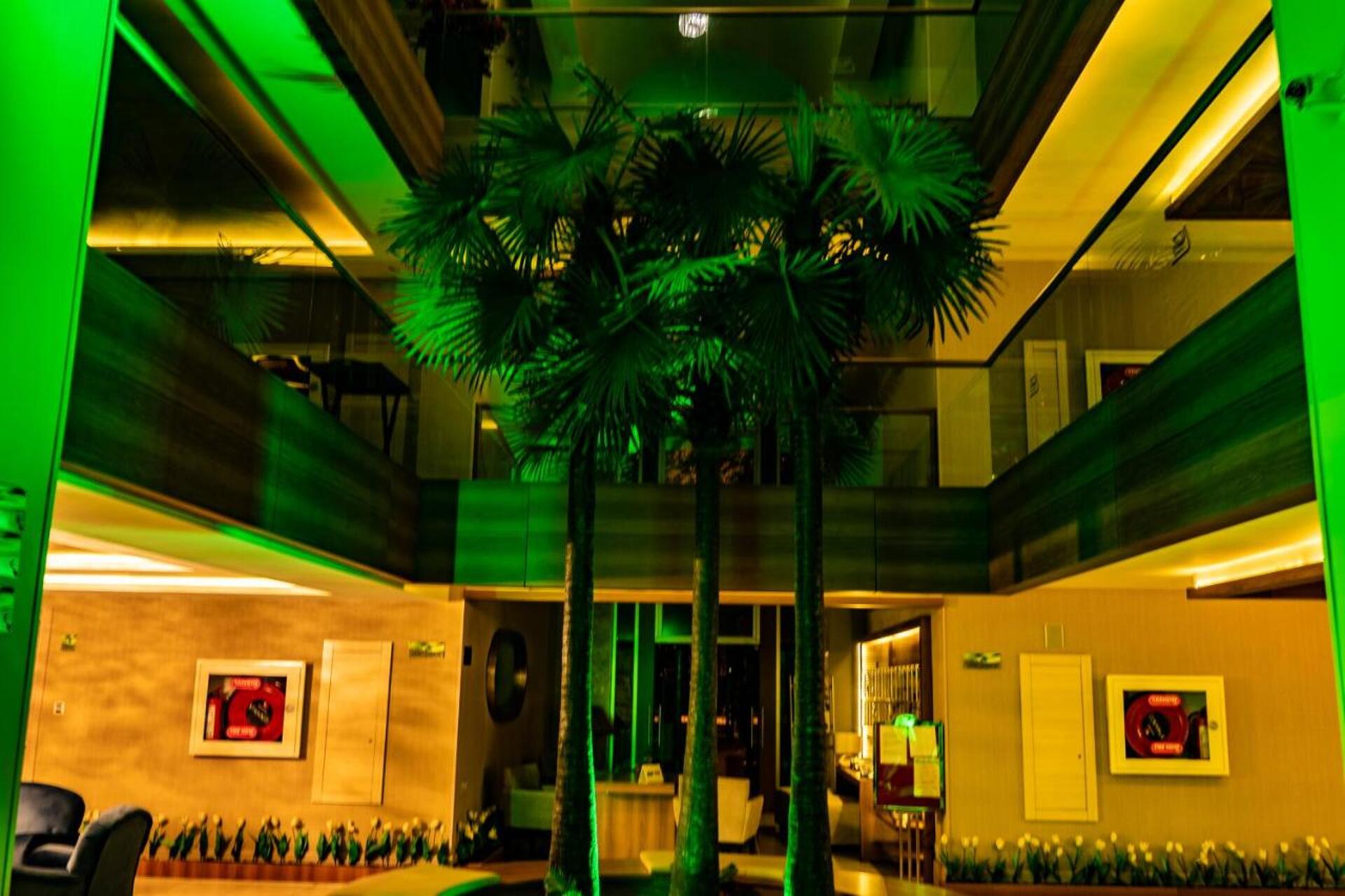 Ambassador Plaza 4* 23