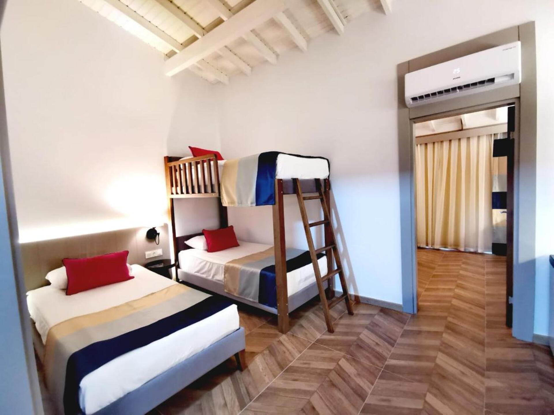 Crystal Flora Beach Resort 5* 10