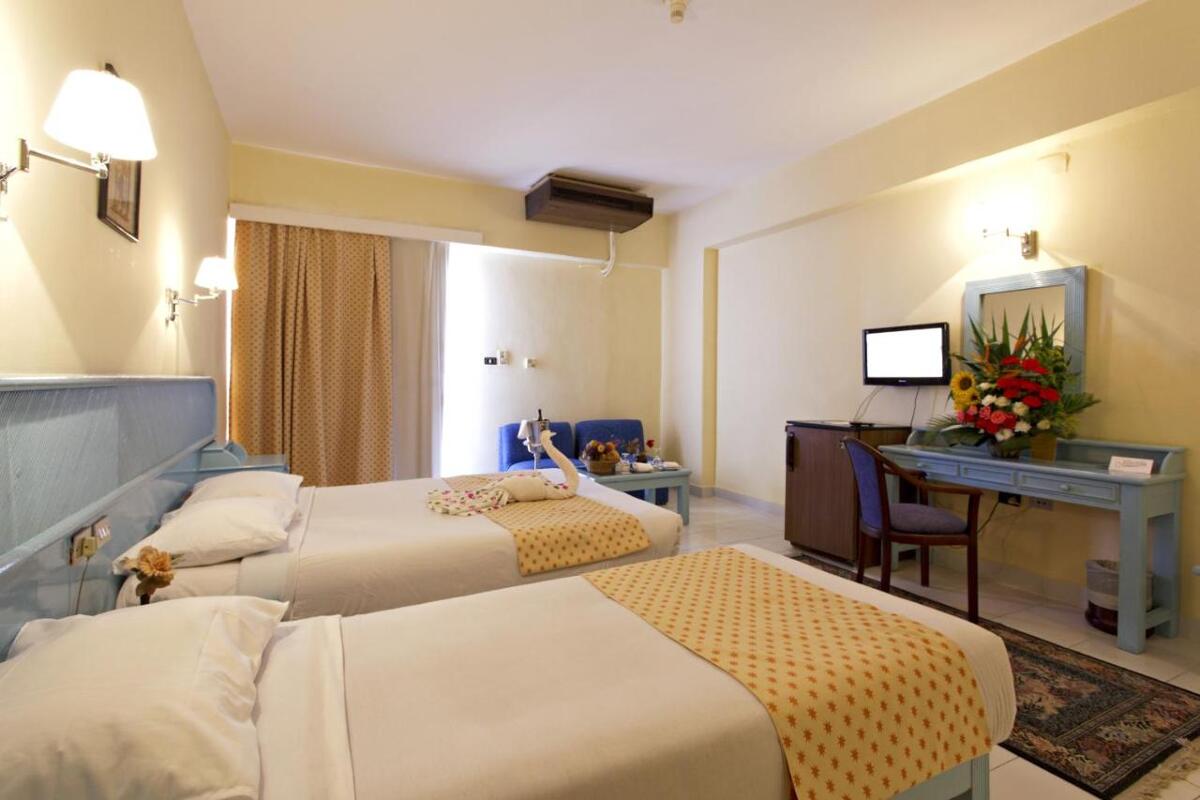 Royal Star Empire Inn 2* 2