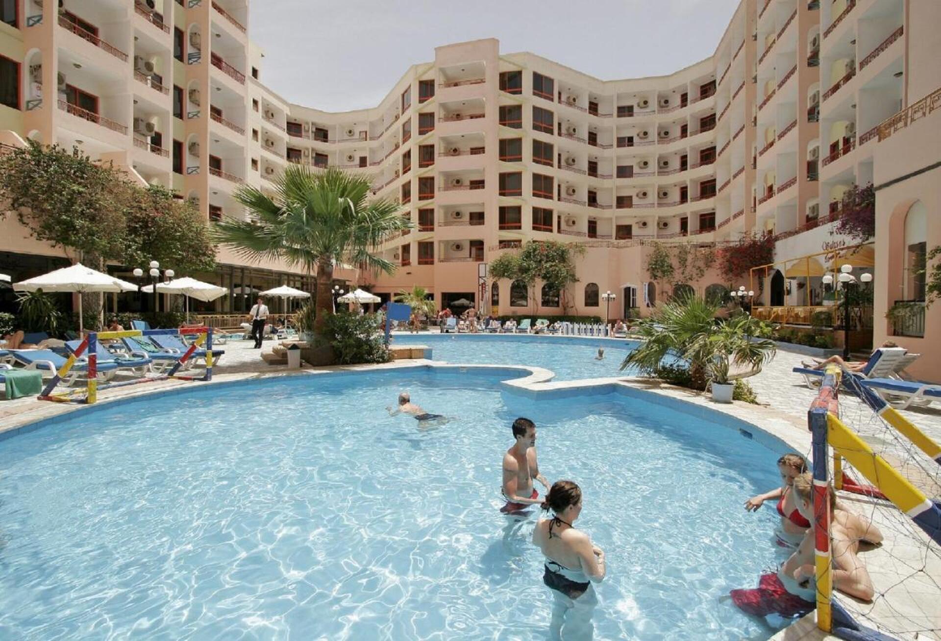 Empire Hotel 3* 40