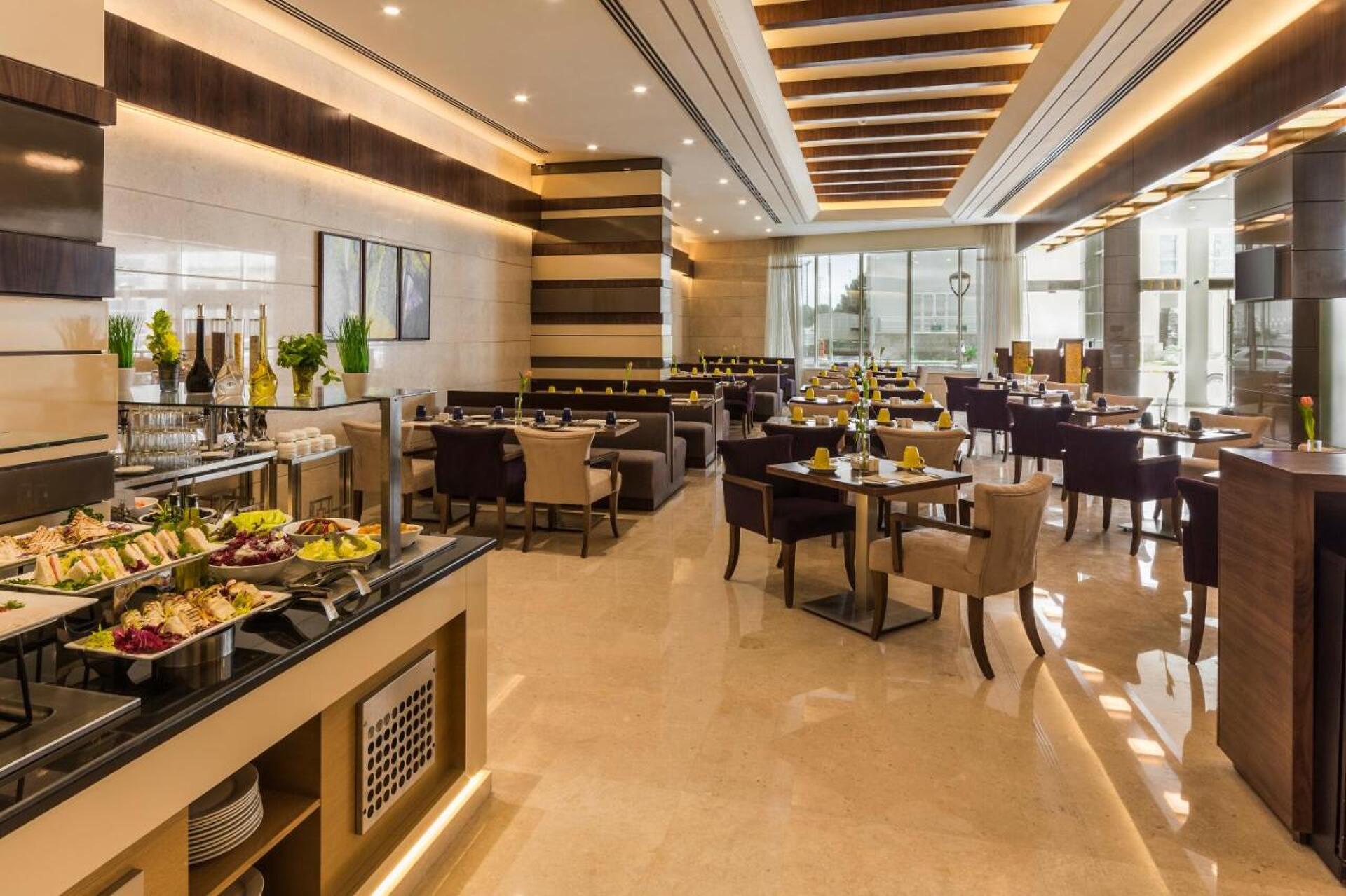 Golden Tulip Media Hotel 4* 1