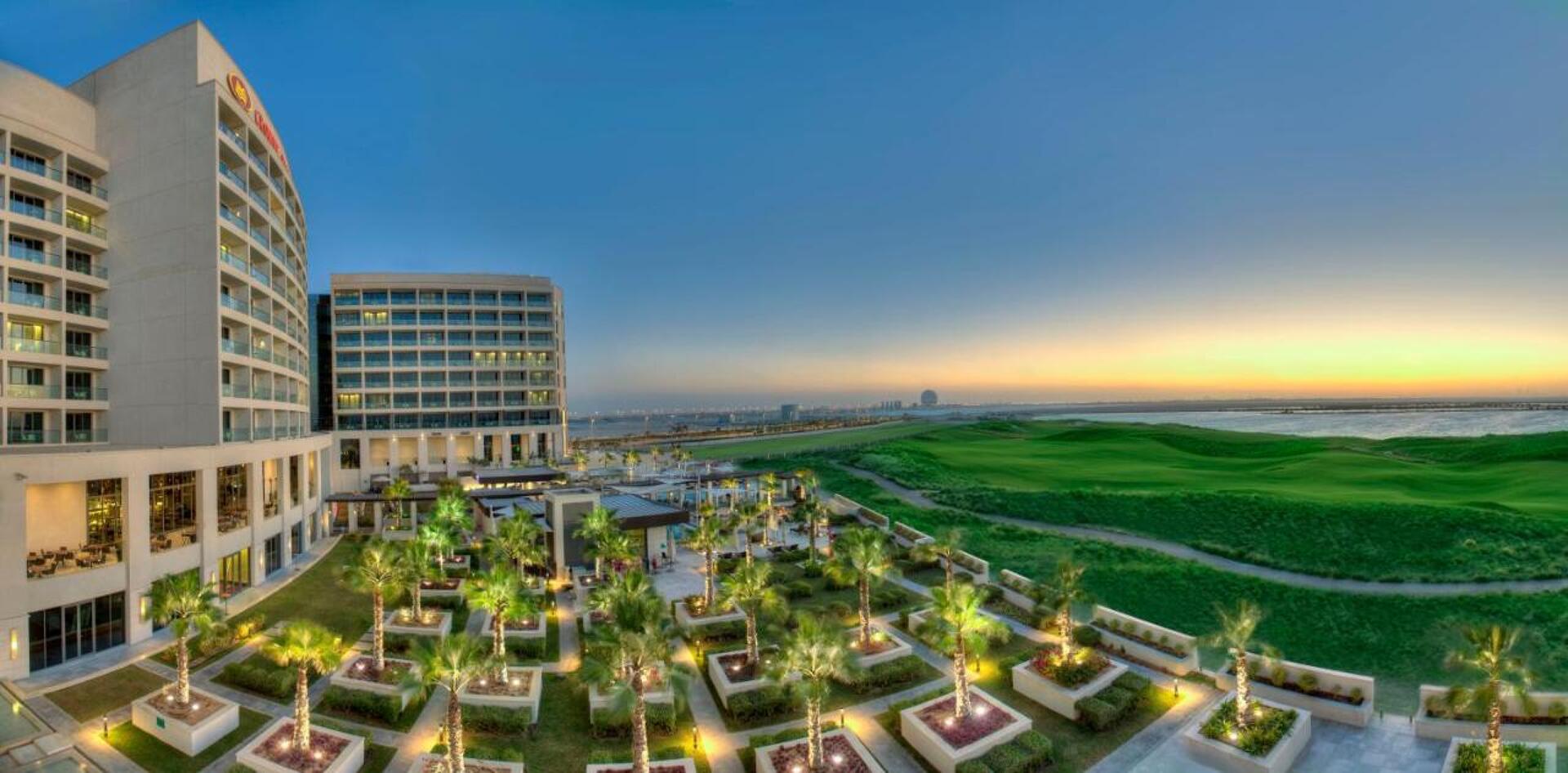 Crowne Plaza Abu Dhabi - Yas Island 4* 1