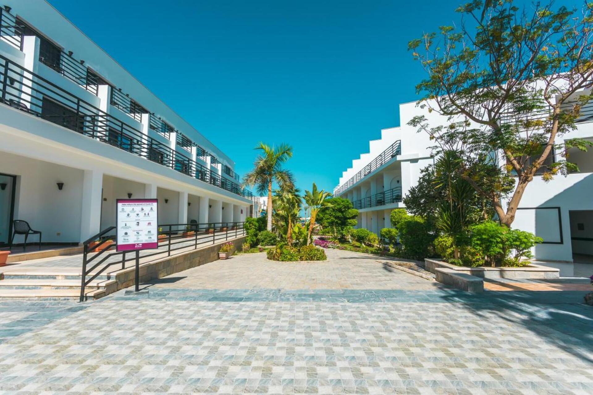 La Rosa Waves Beach & Aqua Park 4* 42