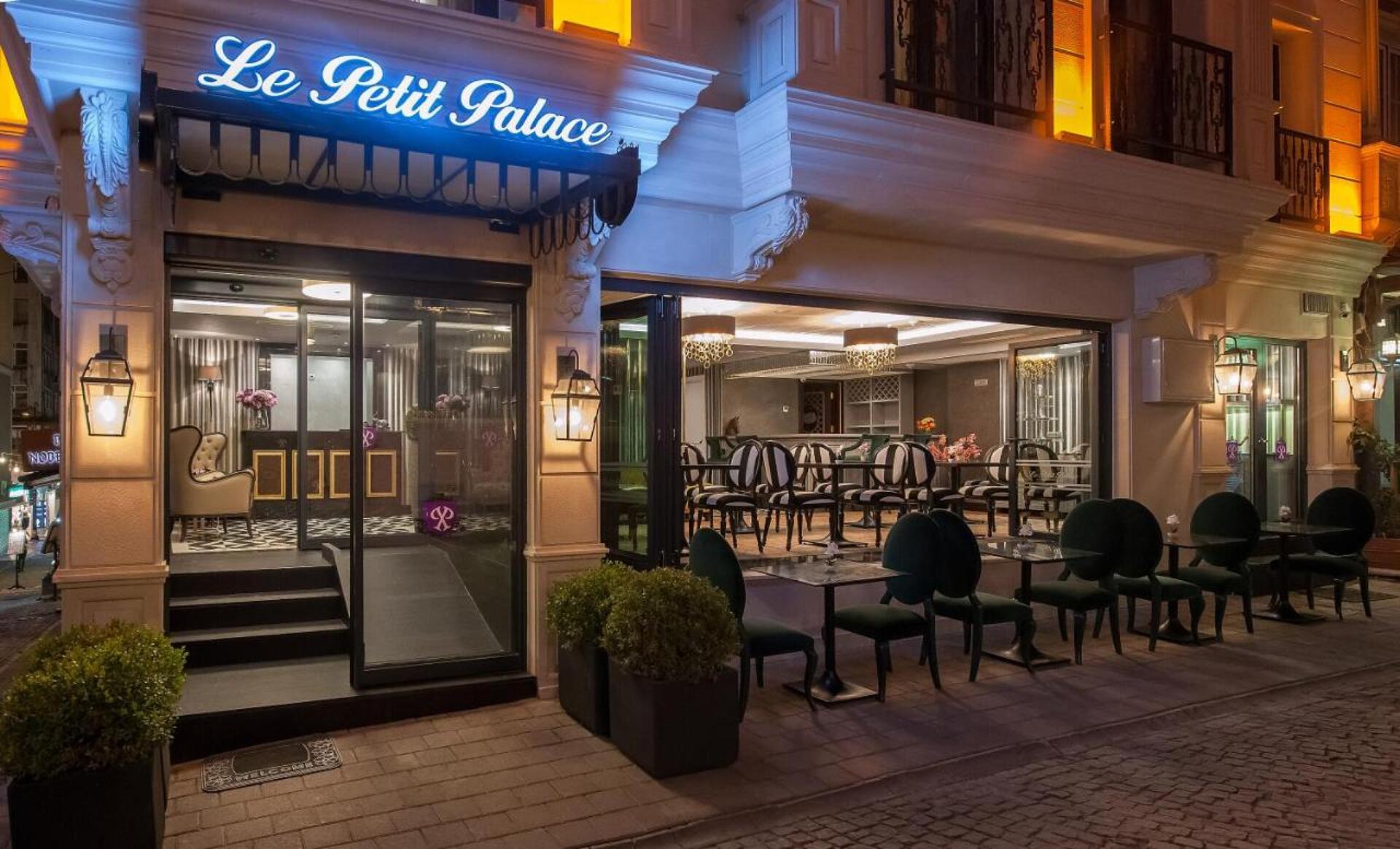Le Petit Palace Hotel S-Class 0