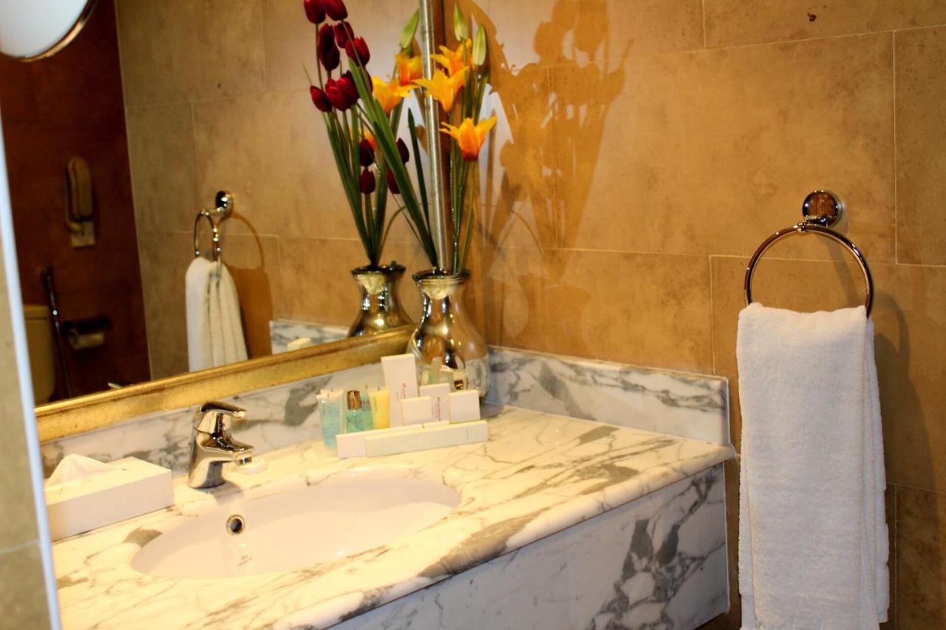 Swiss Belhotel Doha 4* 20