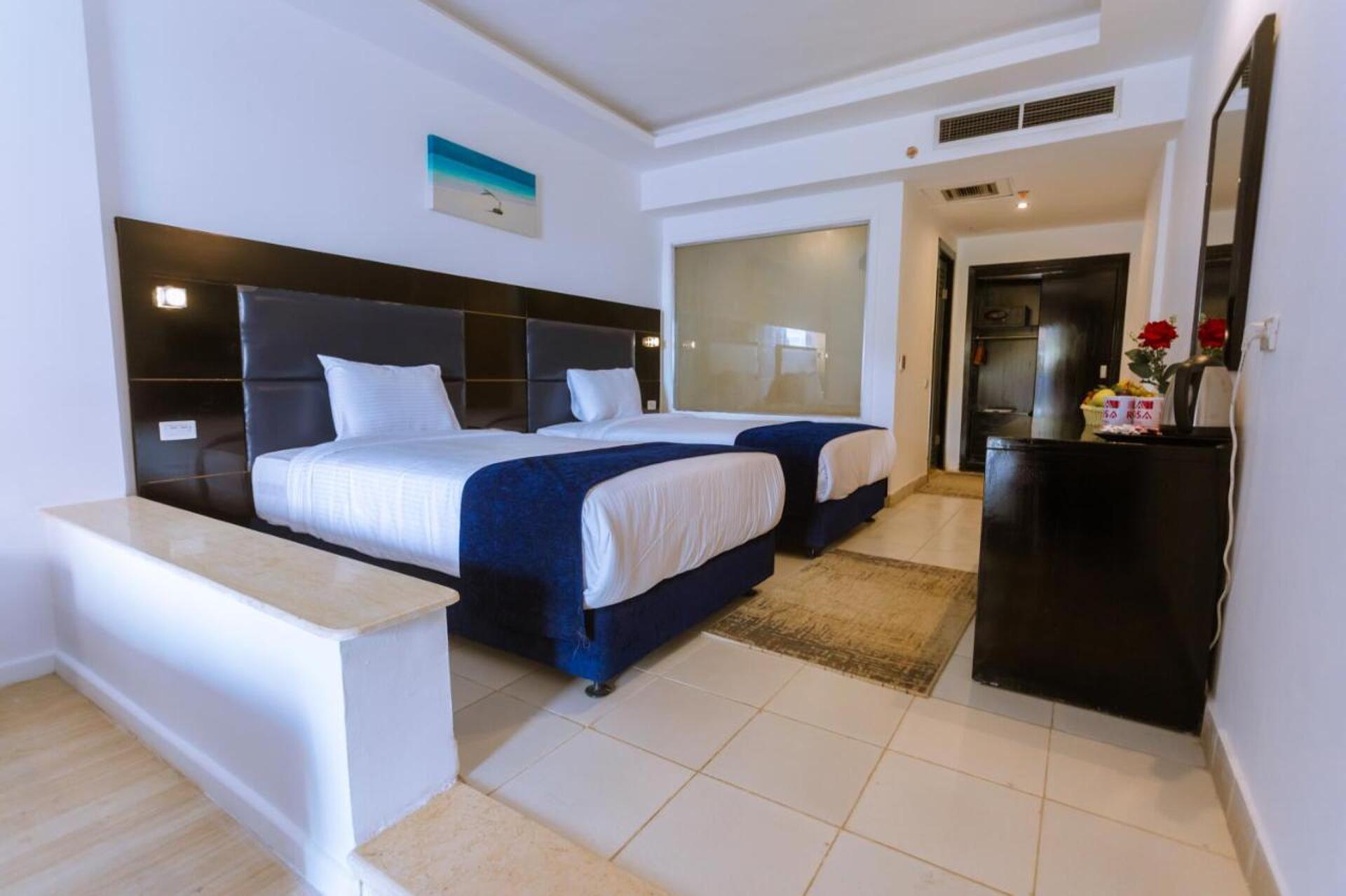 La Rosa Waves Beach & Aqua Park 4* 7