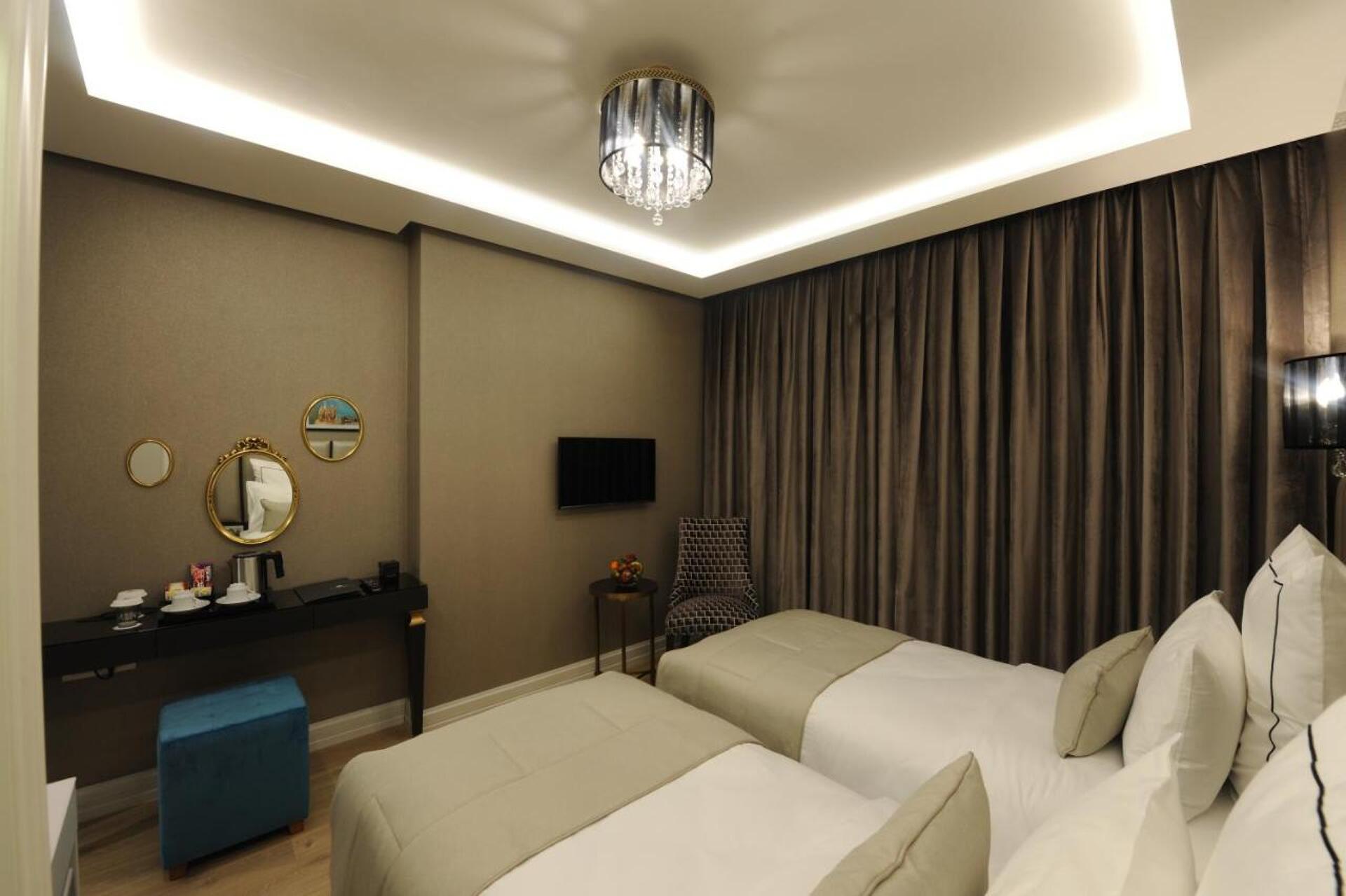 Le Petit Palace Hotel S-Class 27
