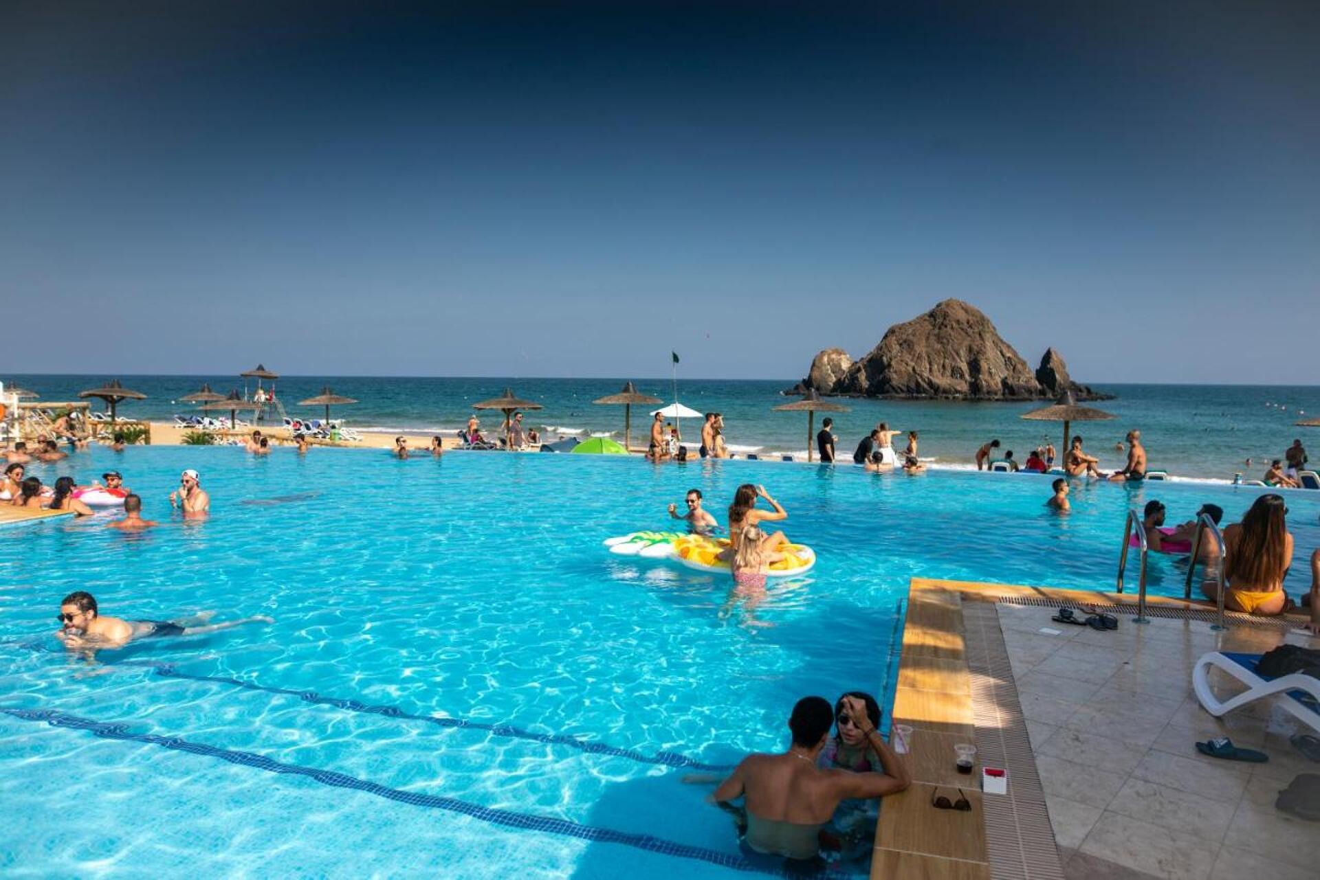 Sandy Beach Hotel & Resort 4* 6