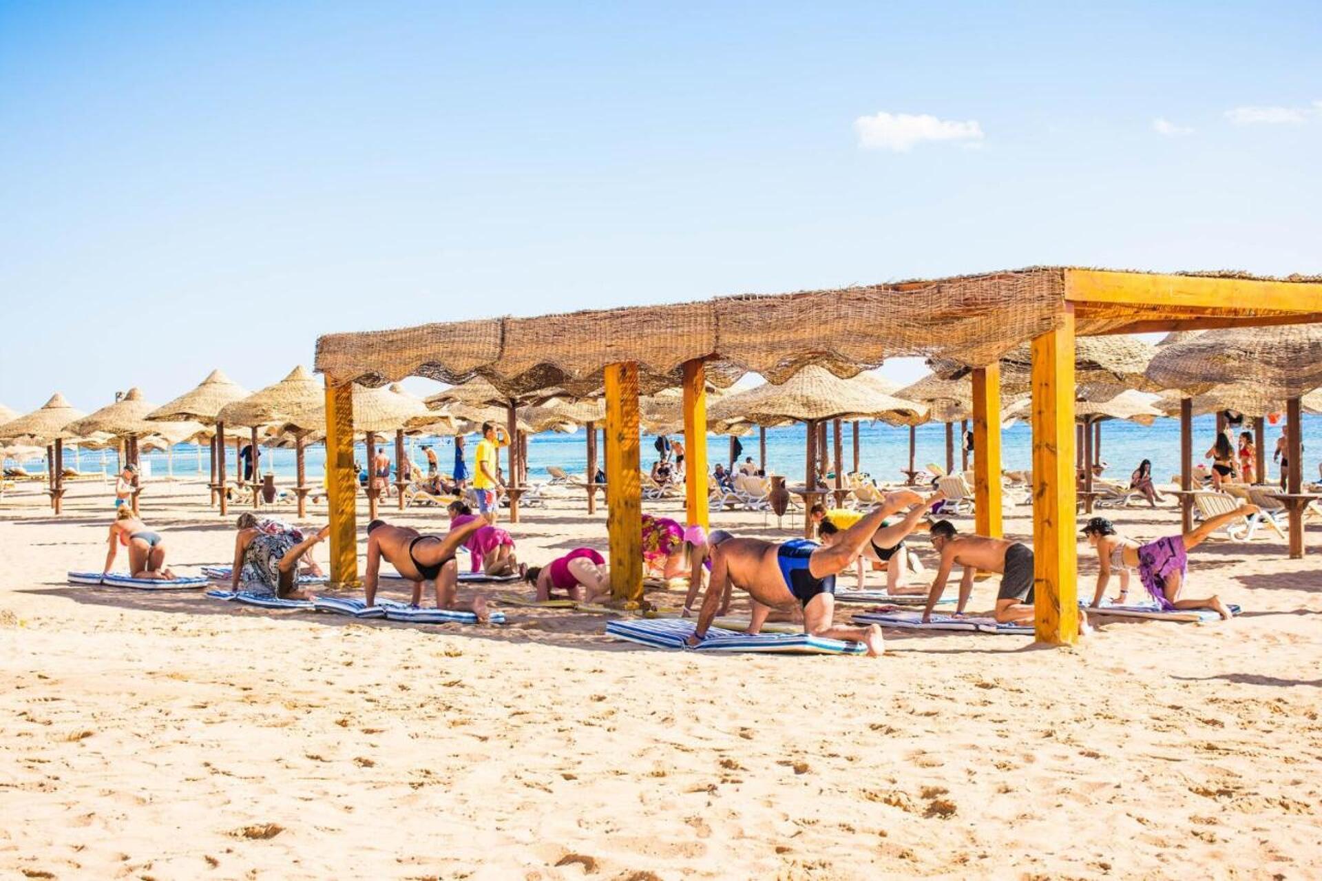 Coral Beach Resort Montazah 4* 18