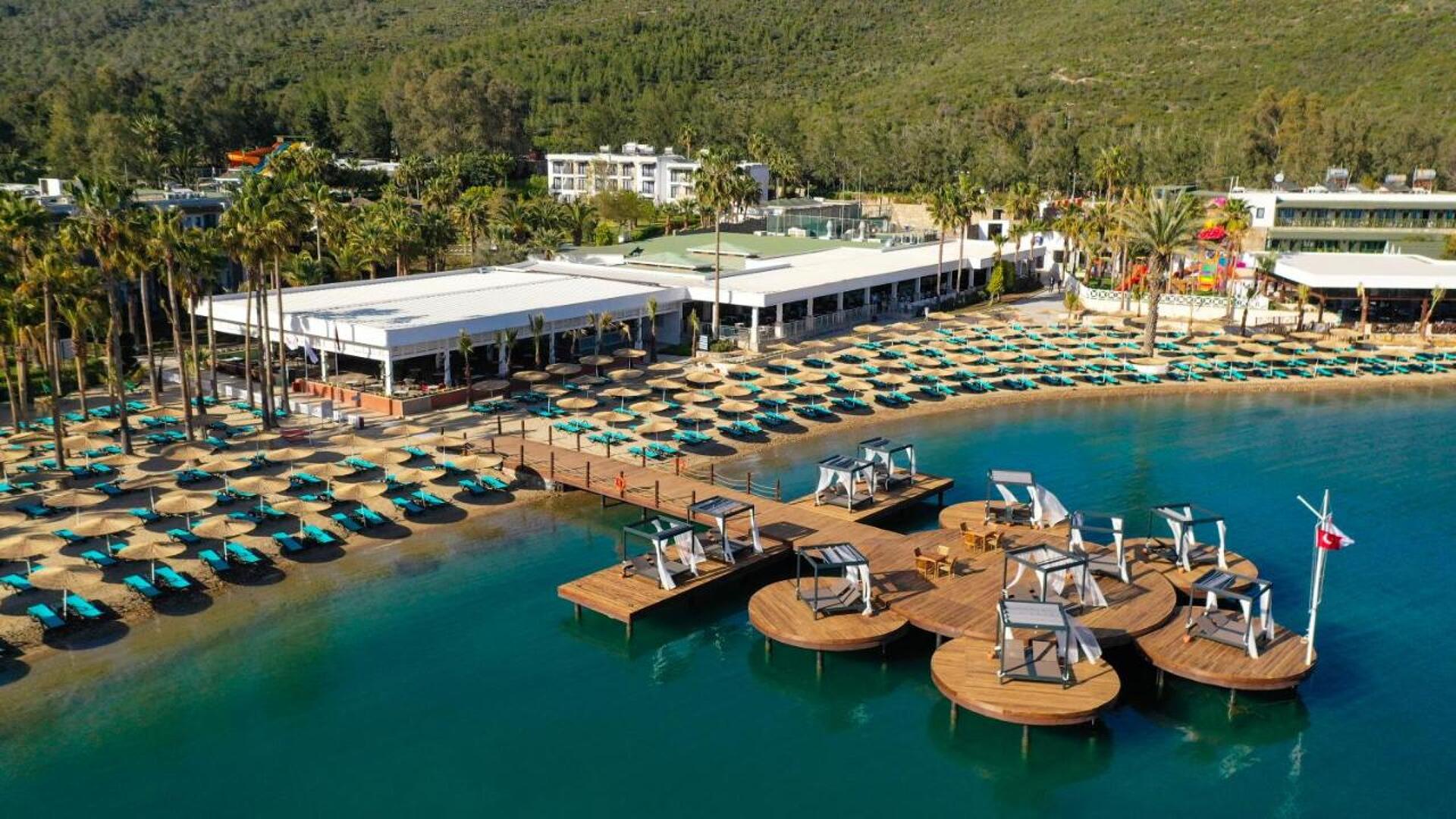 Crystal Green Bay Resort & Spa 42