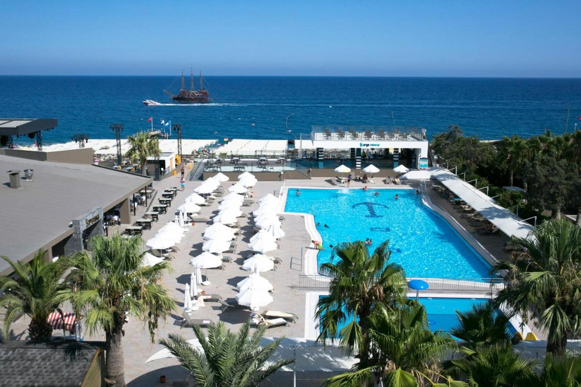 Sailor's Beach Club 2