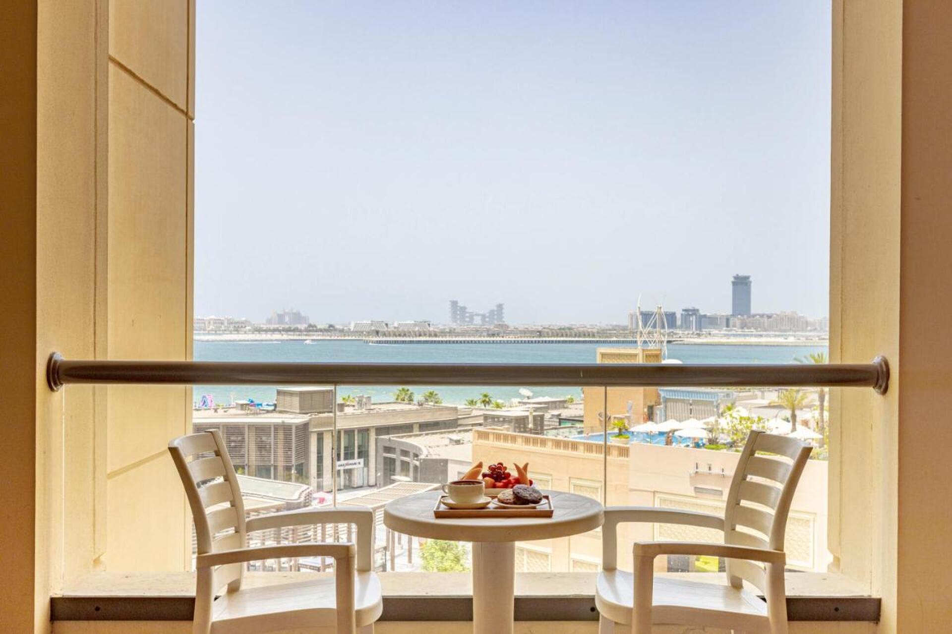 Roda Amwaj Suites 4* 8