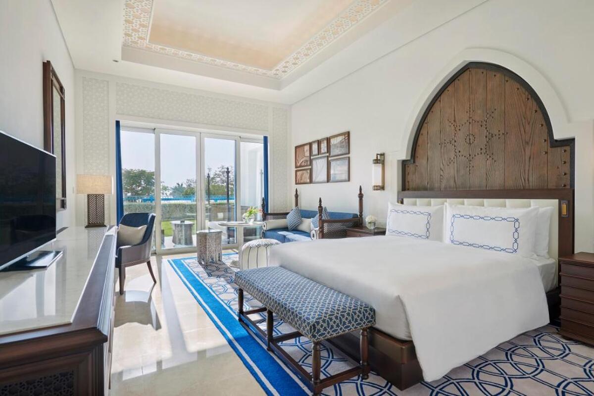 Hilton Salwa Beach Resort & Villas 5* last