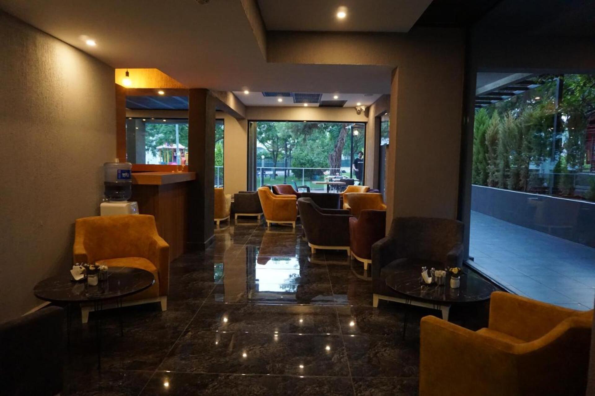 Ramona Hotel 2
