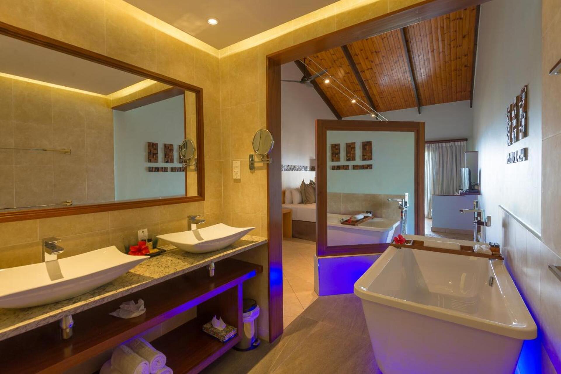 Coco de Mer Hotel and Black Parrot Suites 4* 3