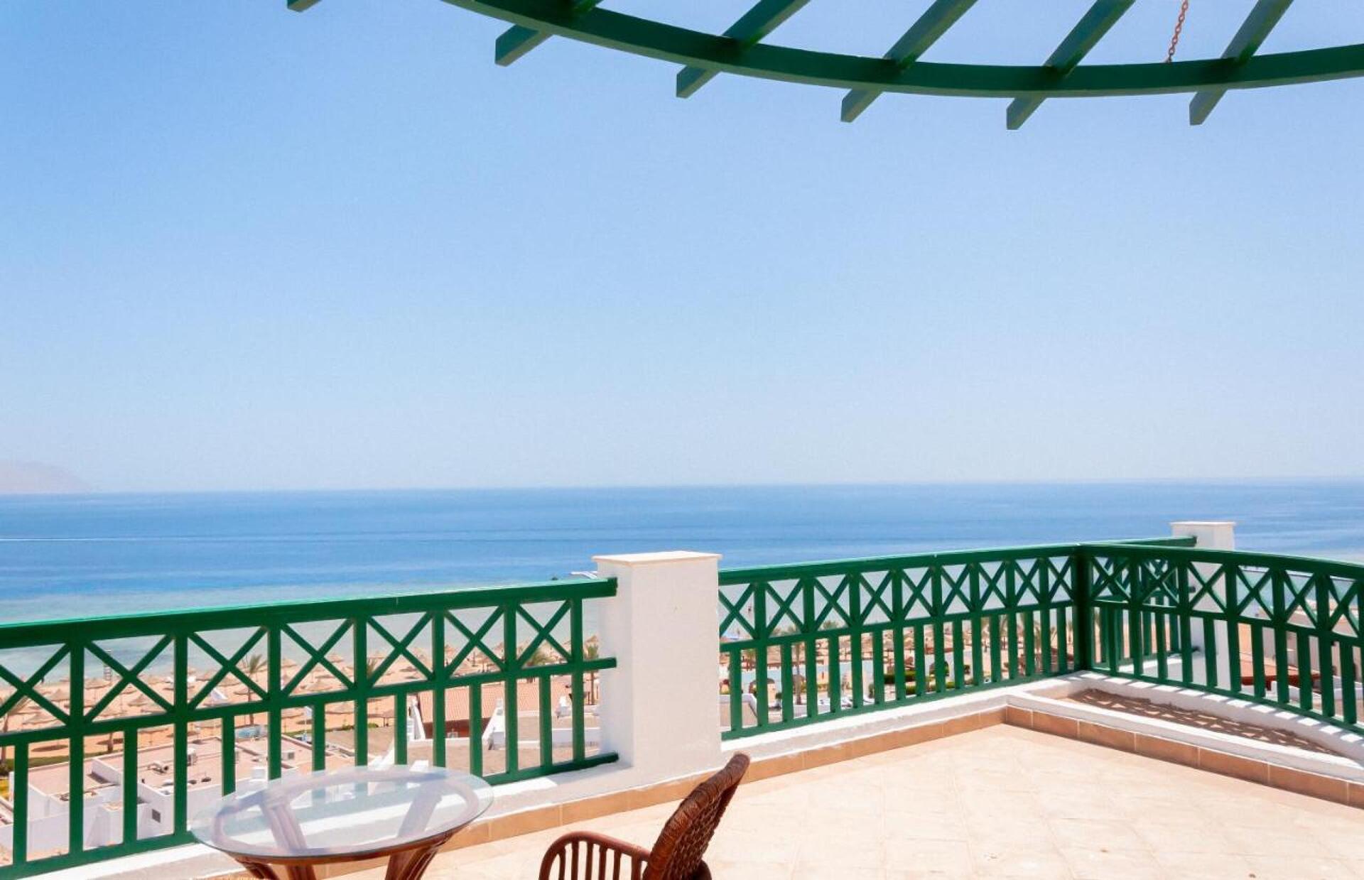 Coral Beach Resort Montazah 4* 28