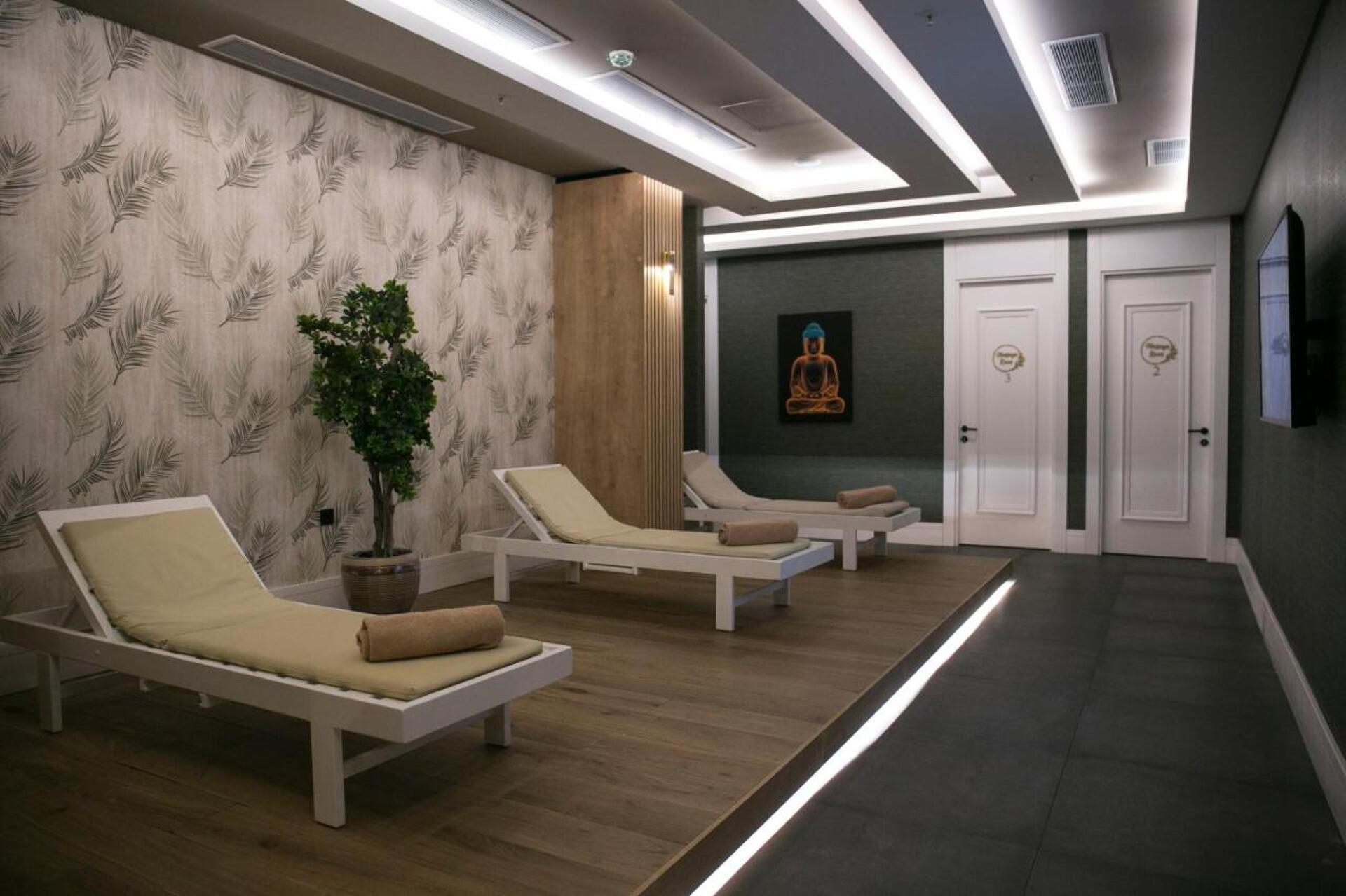 Sailor's Beach Club 21