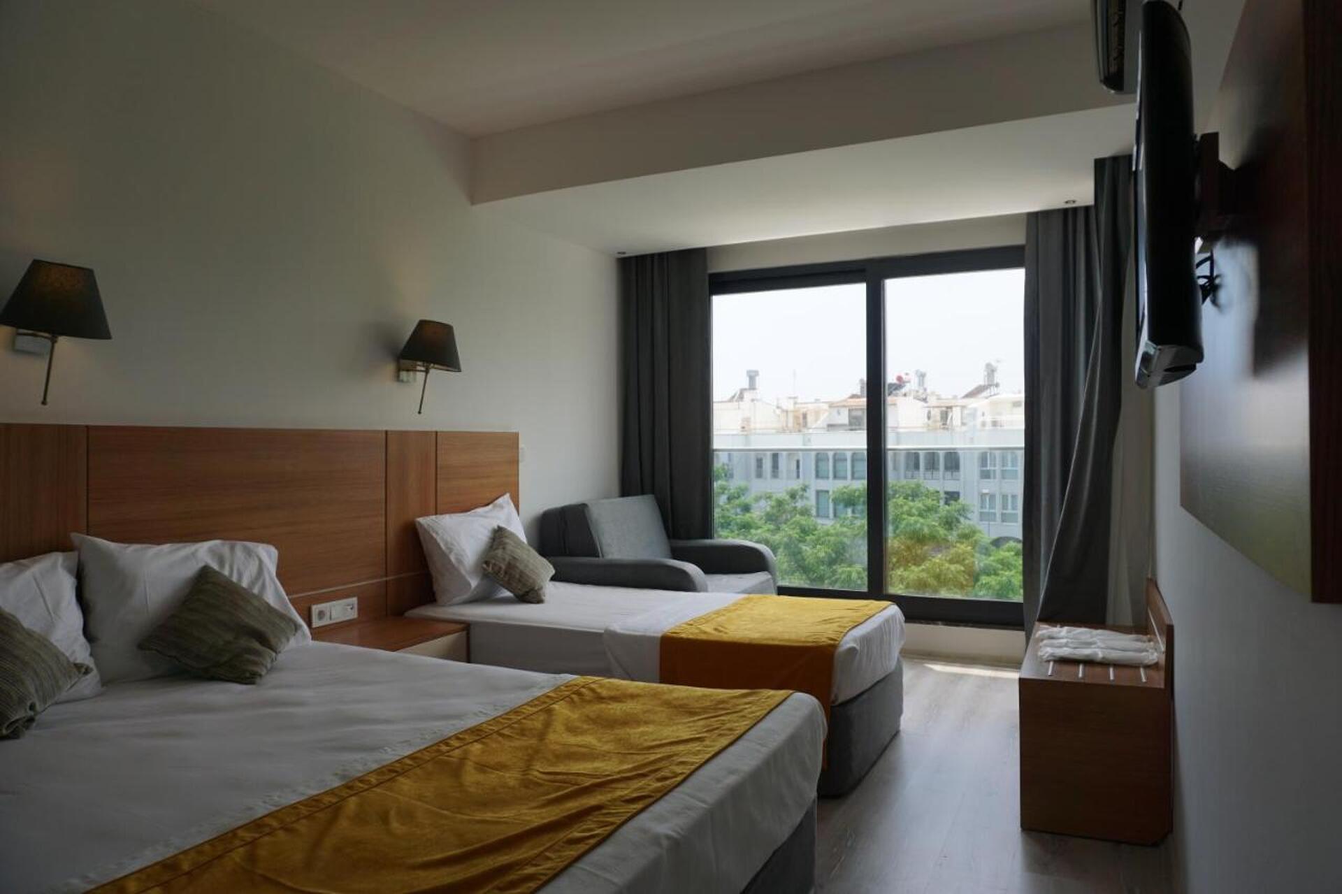 Ramona Hotel 22