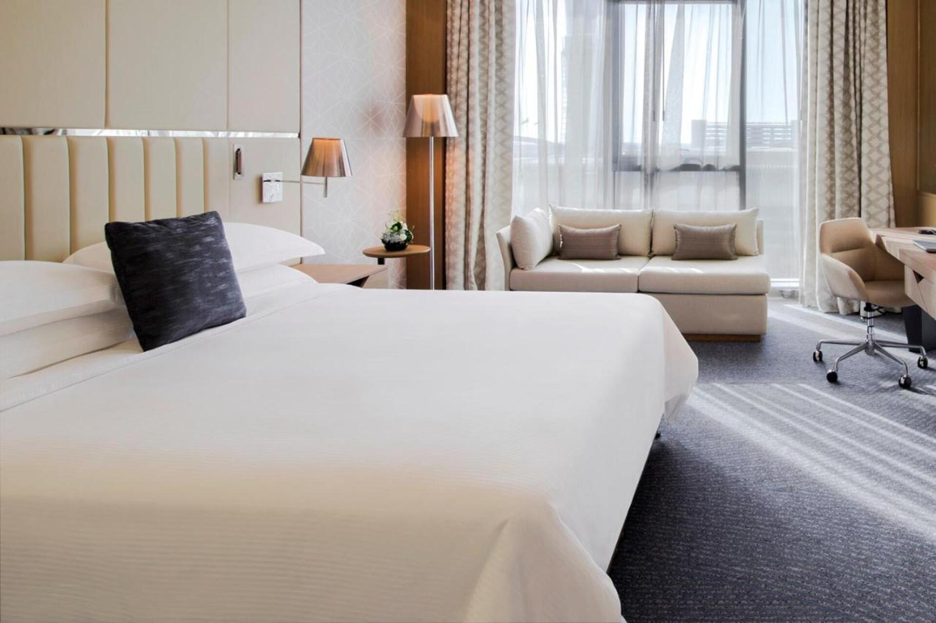 Pearl Rotana Capital Centre 5* 15