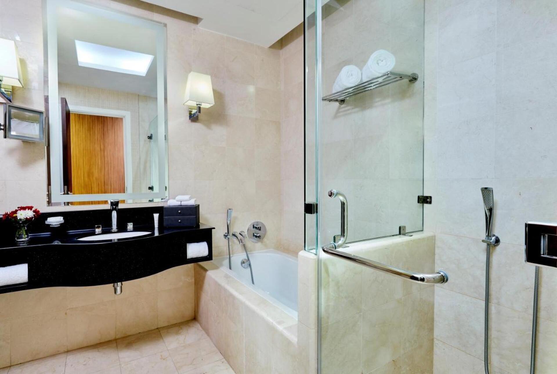 Crowne Plaza Doha West Bay 25