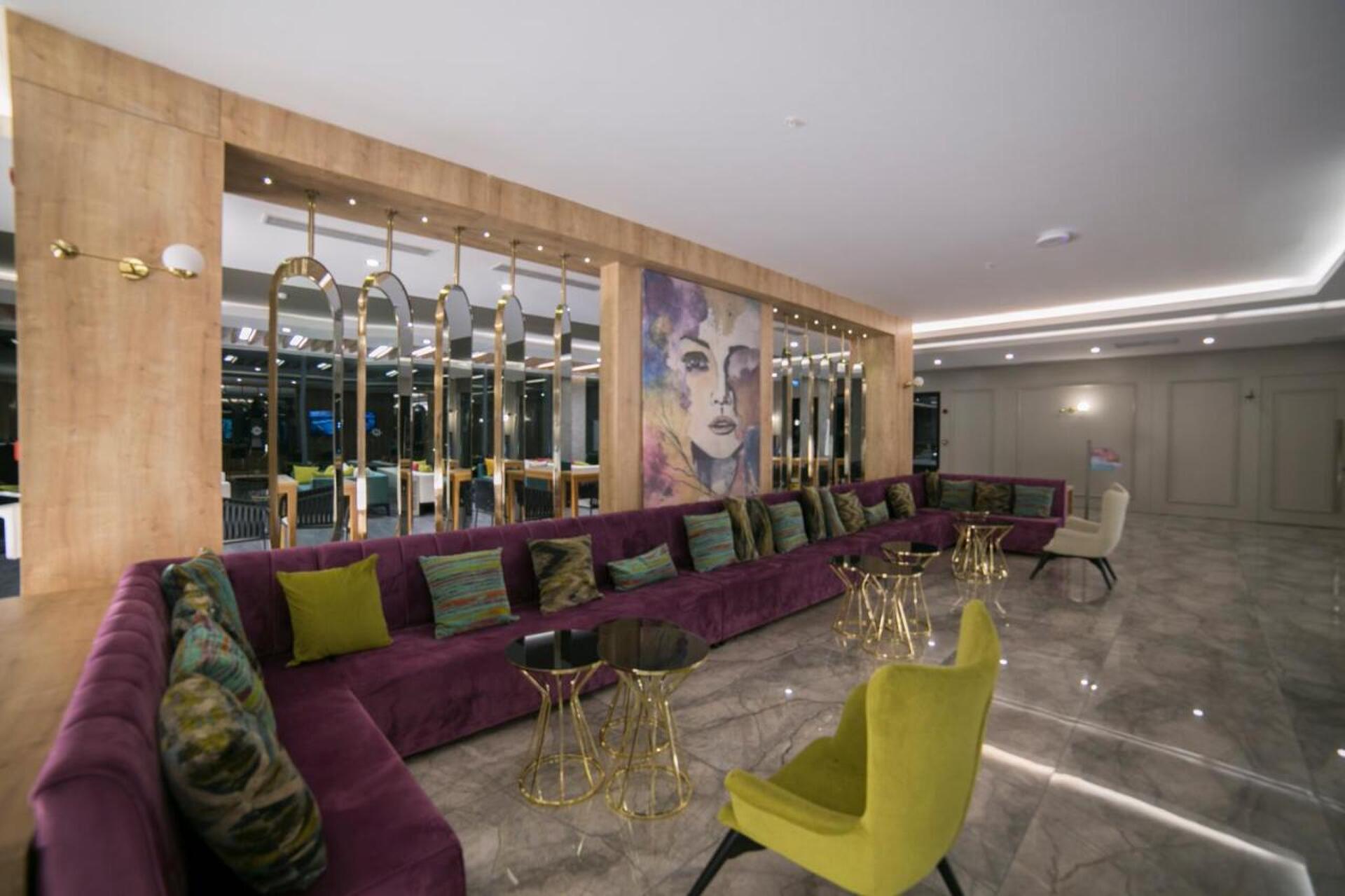 Sailor's Beach Club 7