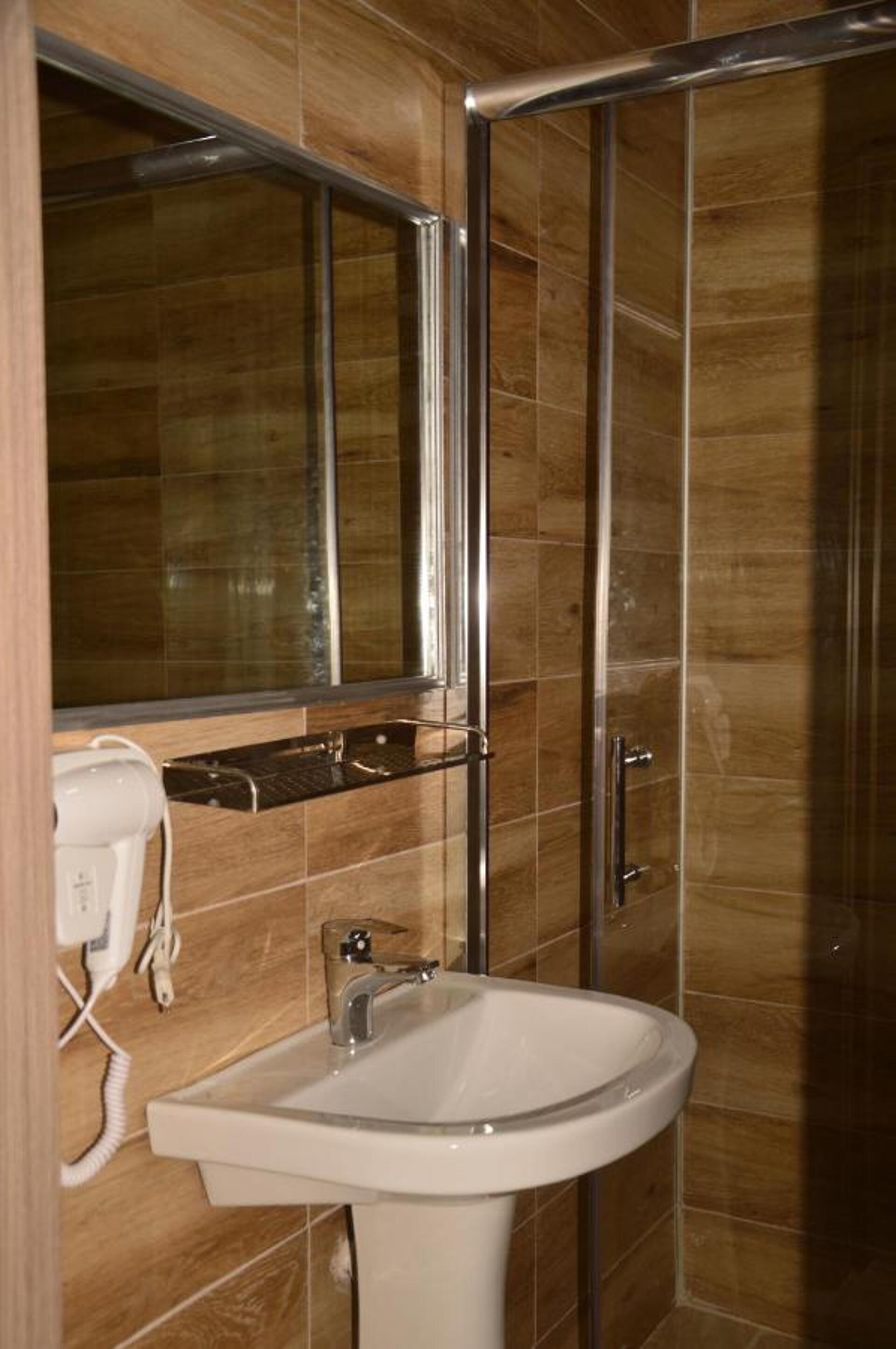 Riva 3* 28