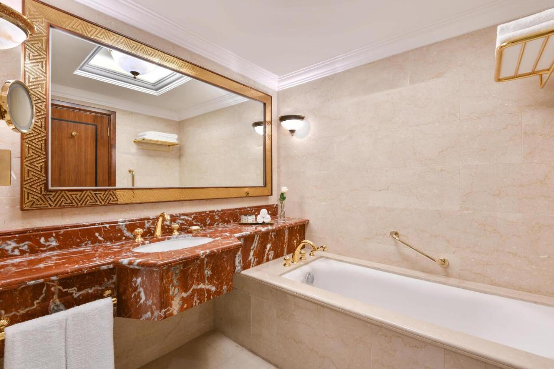 Sheraton Grand Doha Resort & Convention Hotel 23