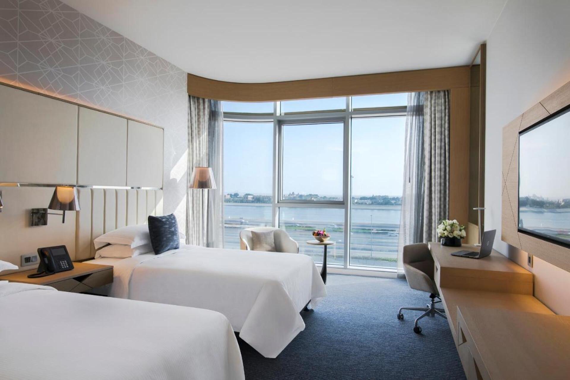Pearl Rotana Capital Centre 5* 12