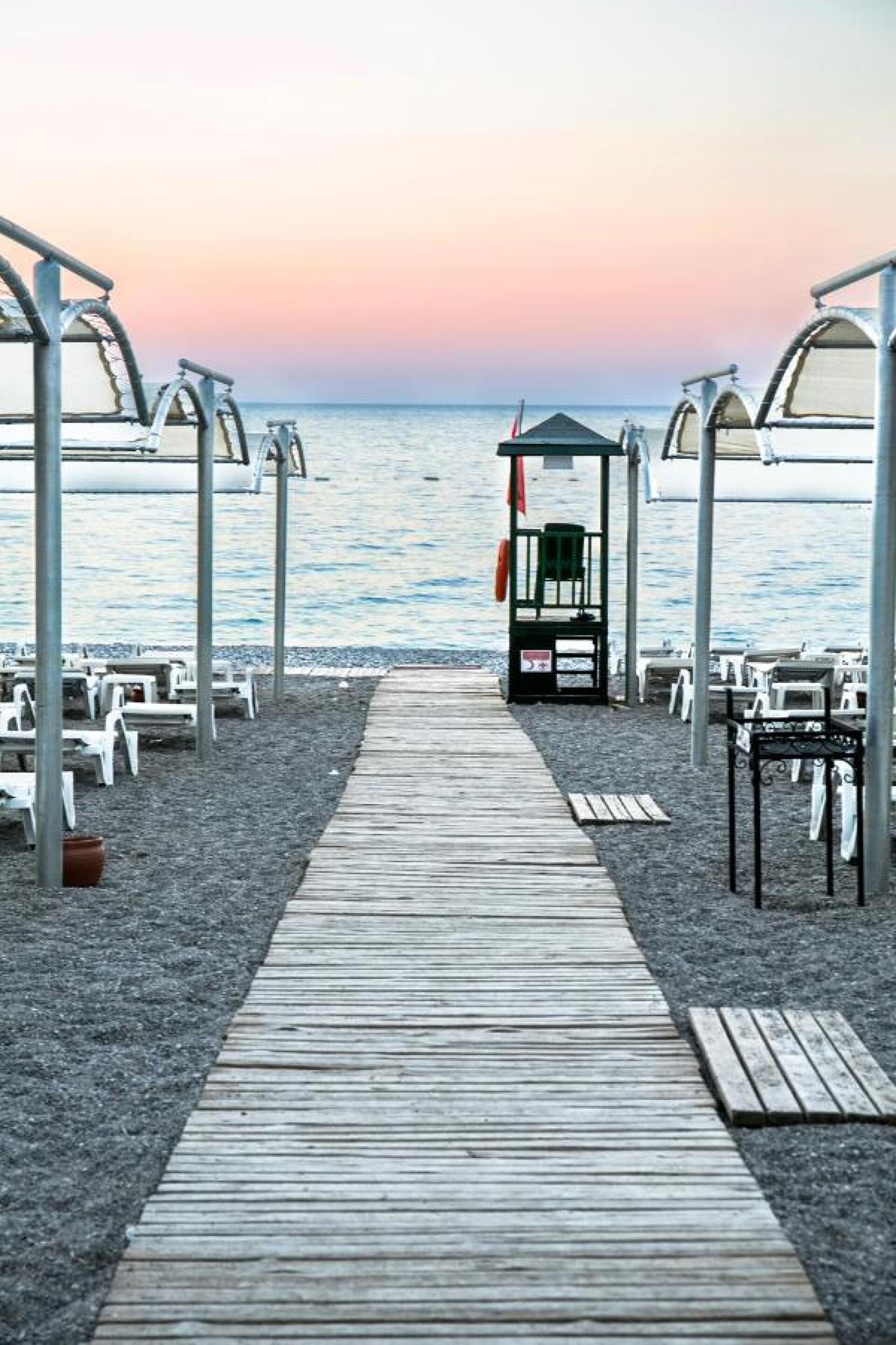 Sailor's Beach Club 8