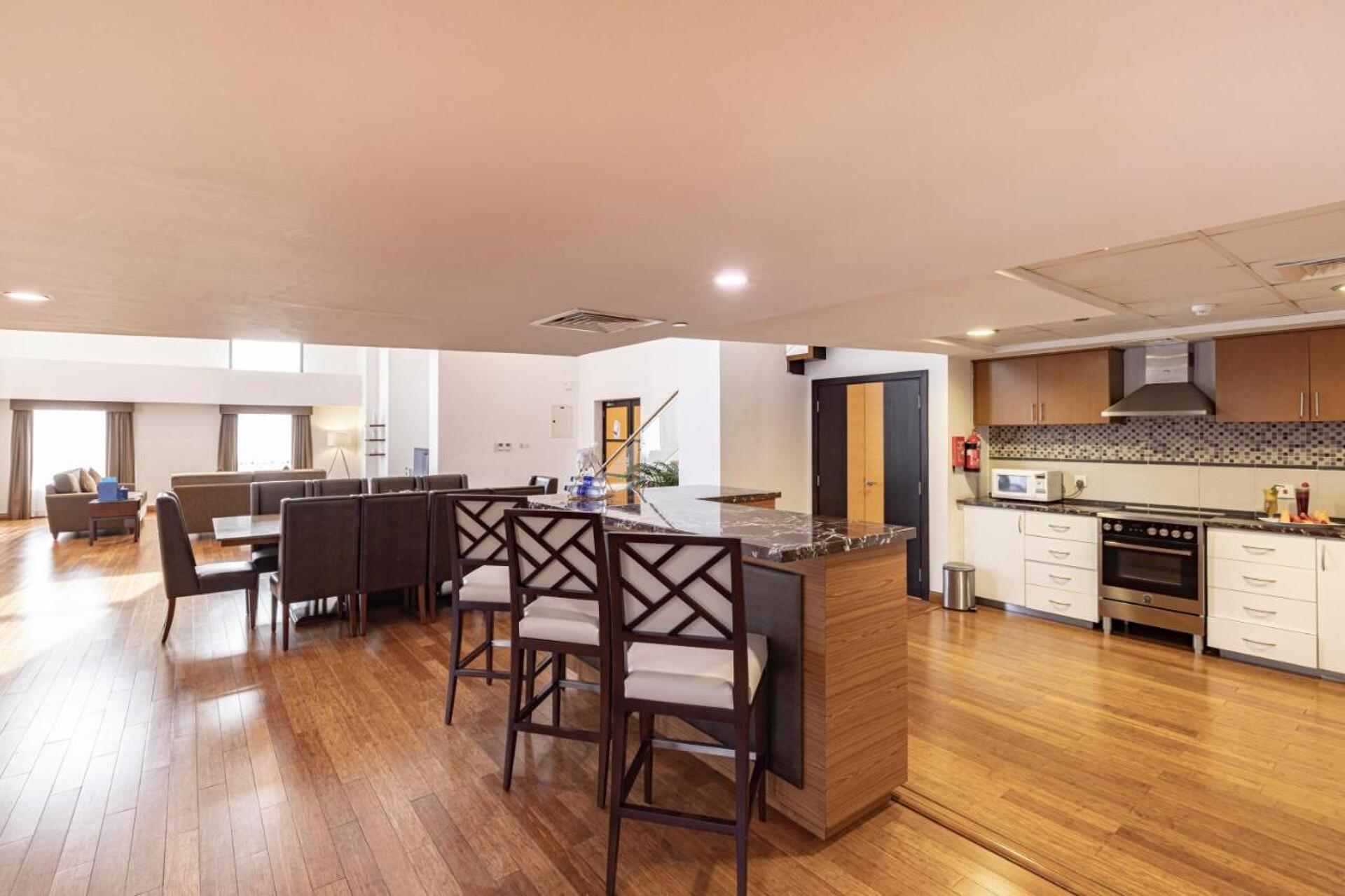 Roda Amwaj Suites 4* 22