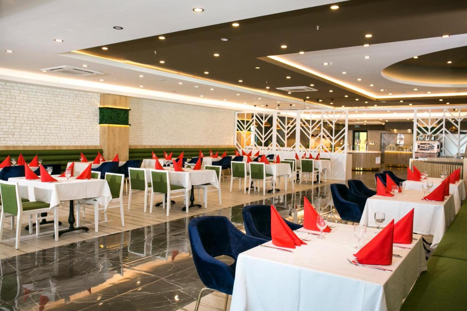 Sailor's Beach Club 10