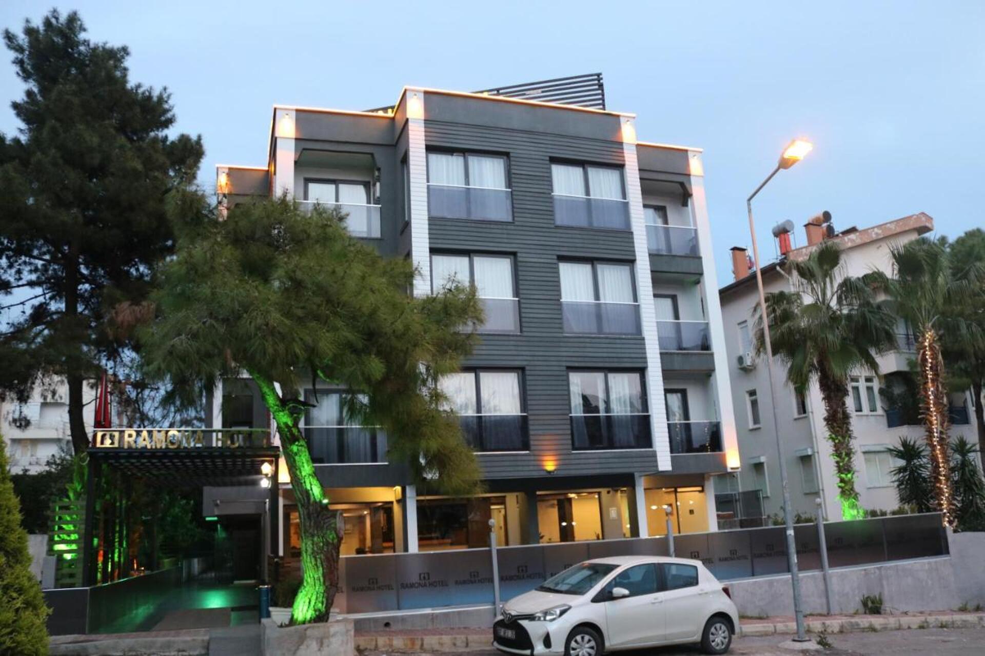 Ramona Hotel 8