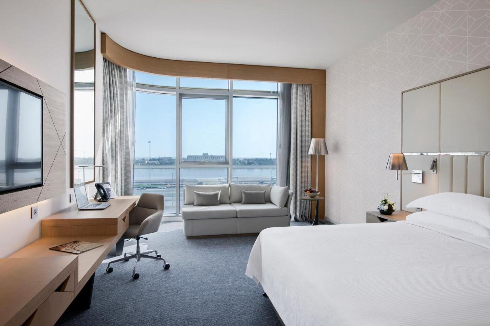 Pearl Rotana Capital Centre 5* 8