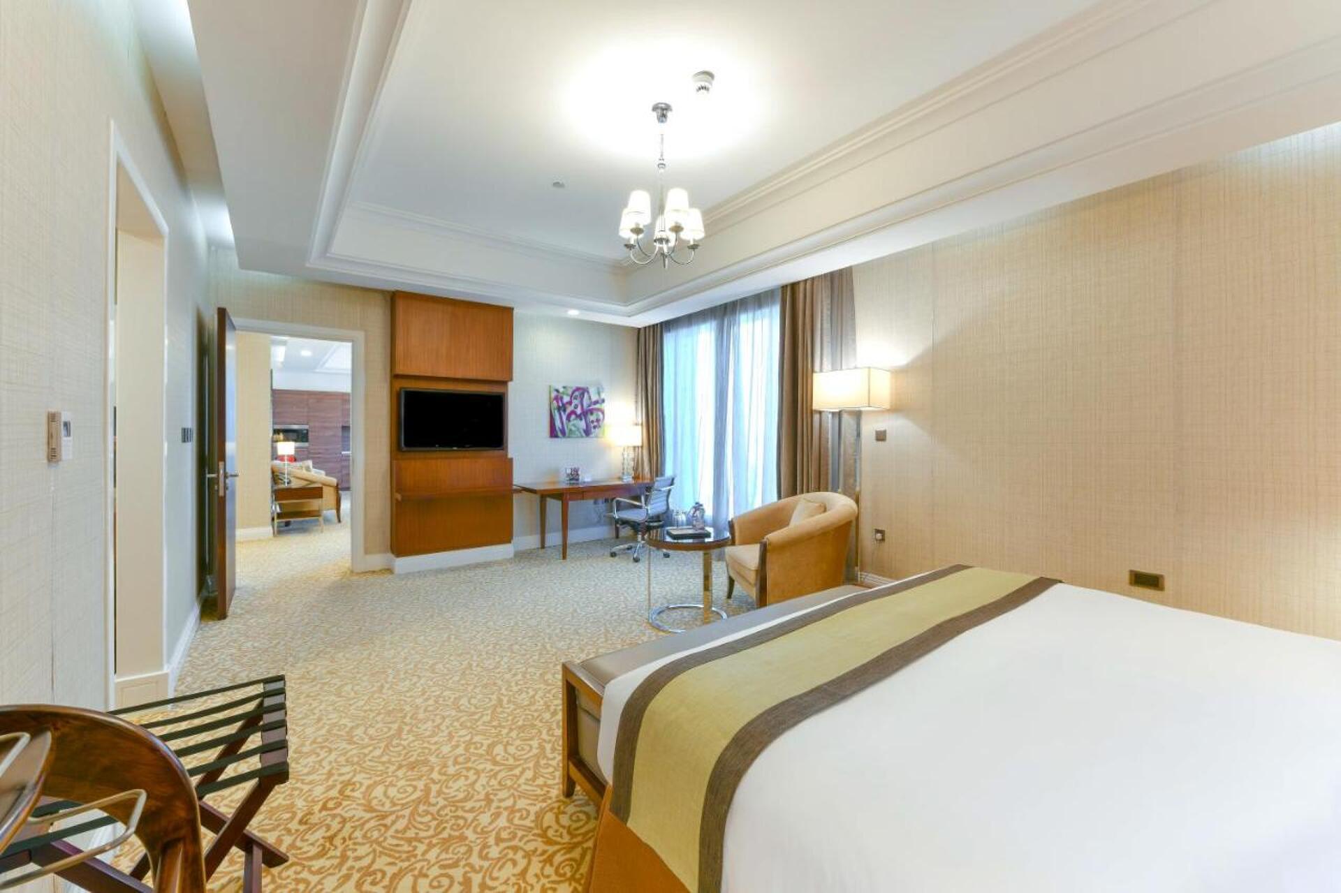 Crowne Plaza Doha West Bay 17