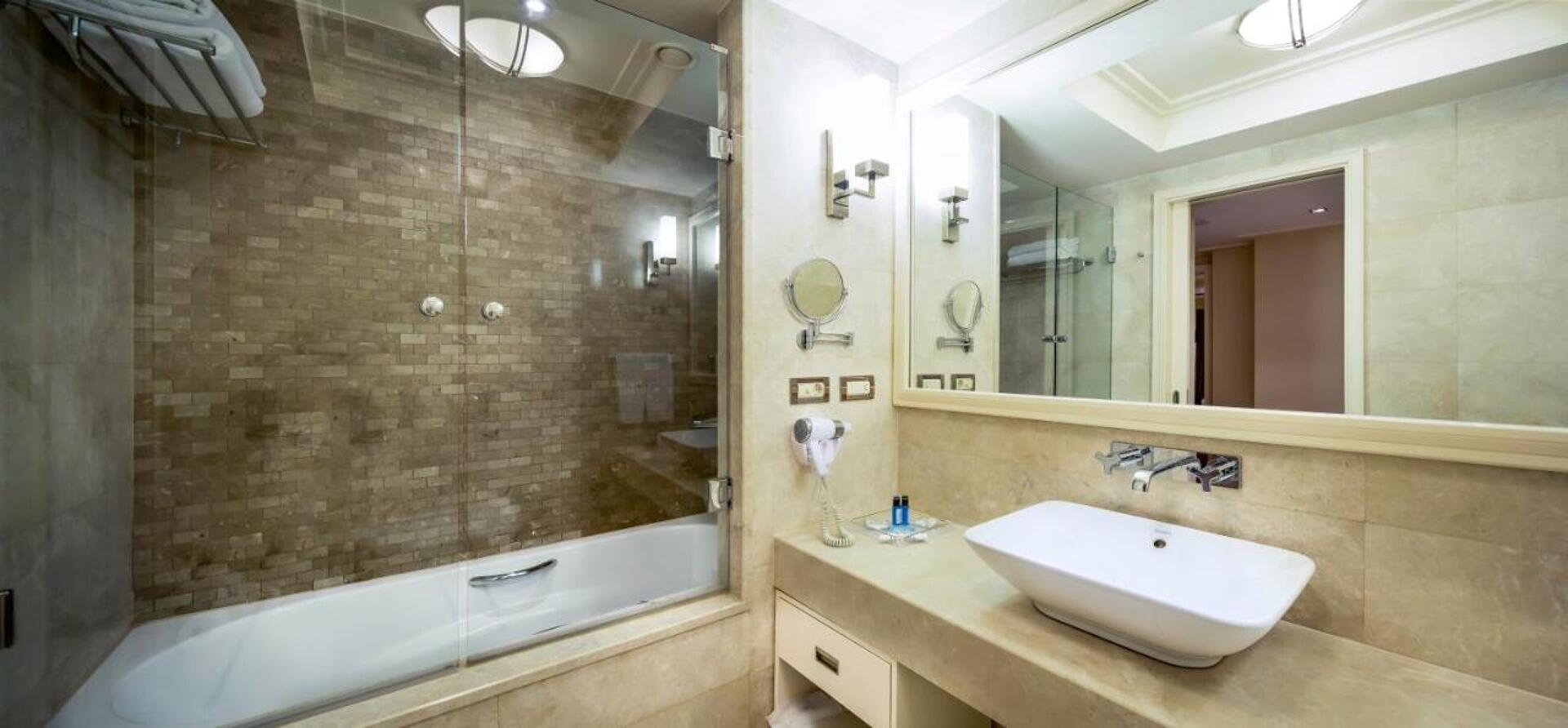 Titanic City Taksim 4* 34