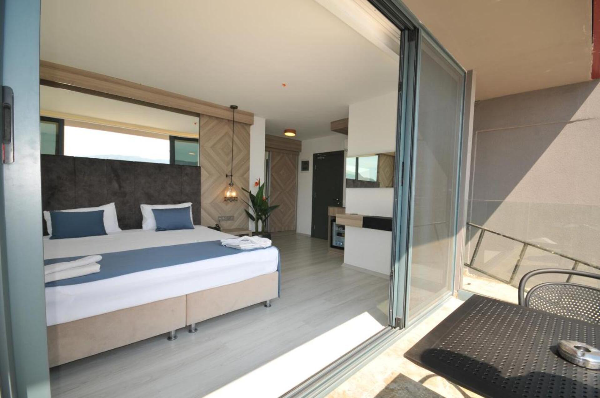 Class Unique Beach 3* 18