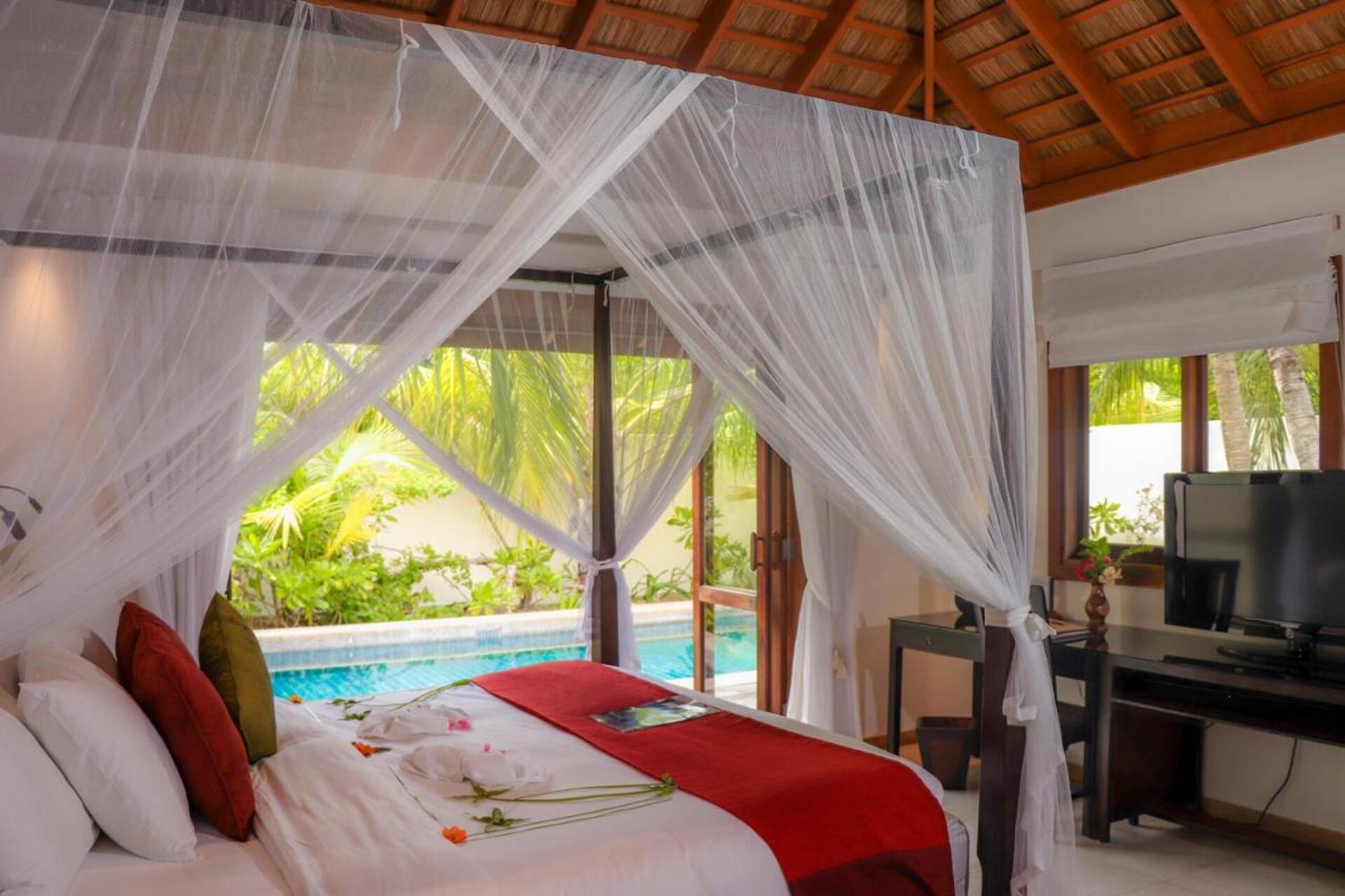 Kuredu Island Resort & Spa 4
