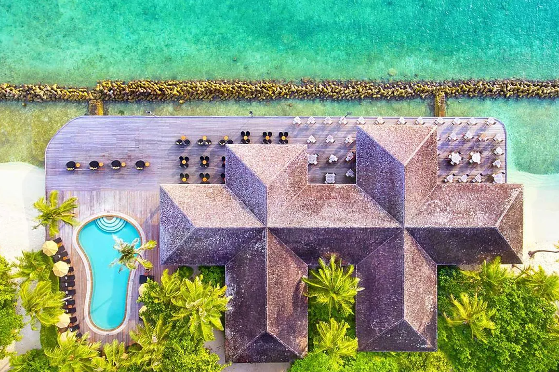 Kuredu Island Resort & Spa 3