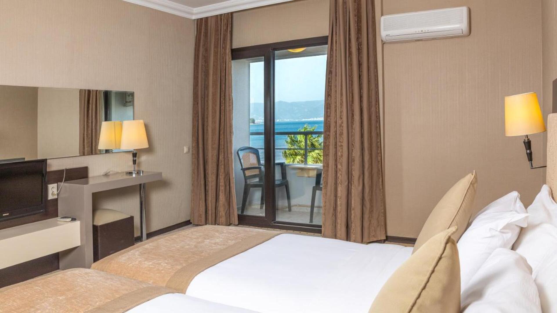 Faros Premium Beach 5* 8