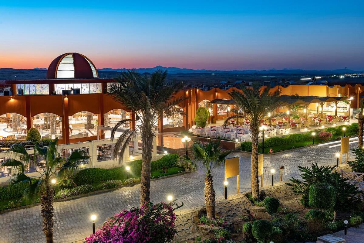 The Three Corners Happy Life Beach Resort 4* last