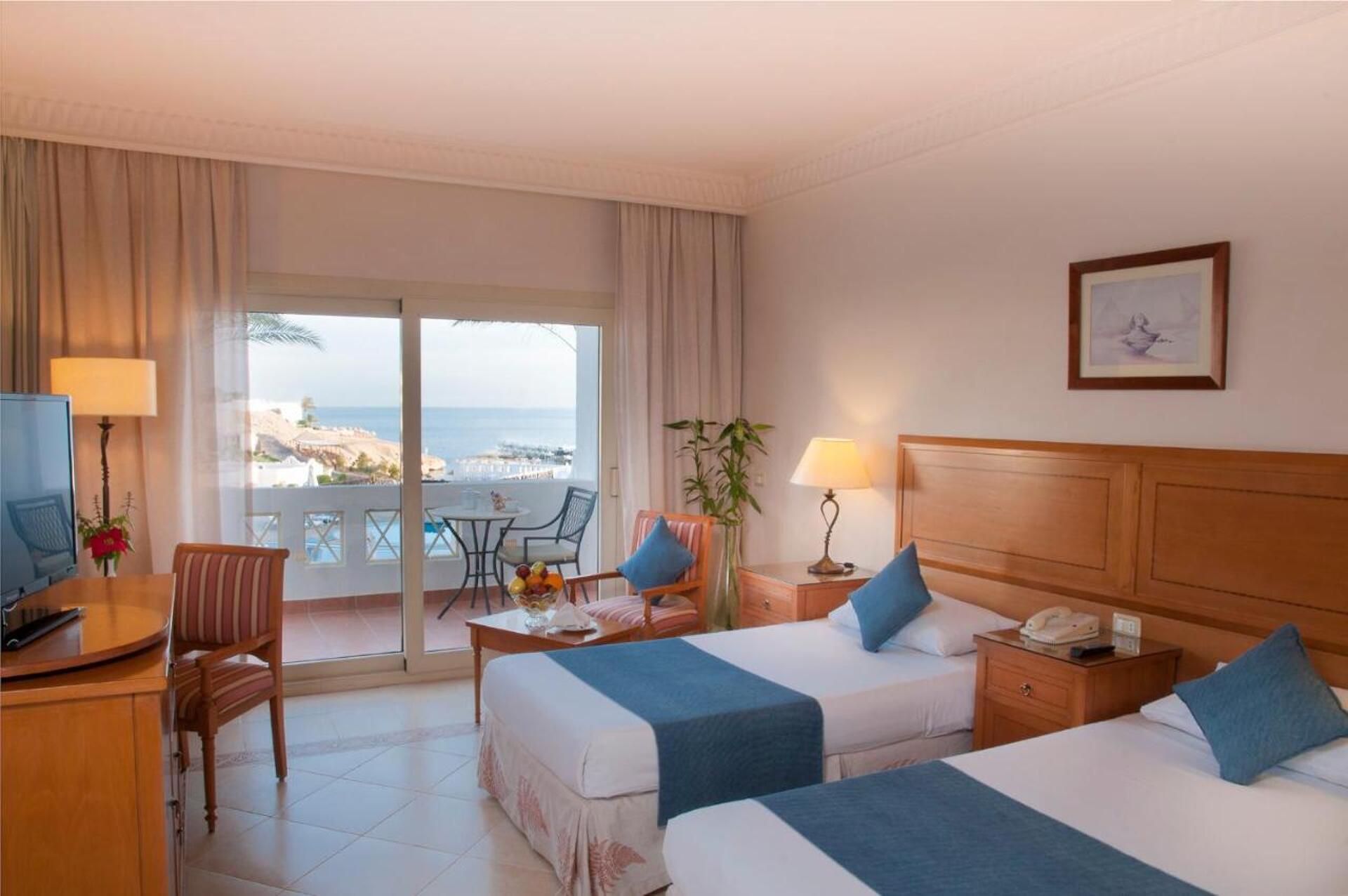 Continental Plaza Beach Resort 3