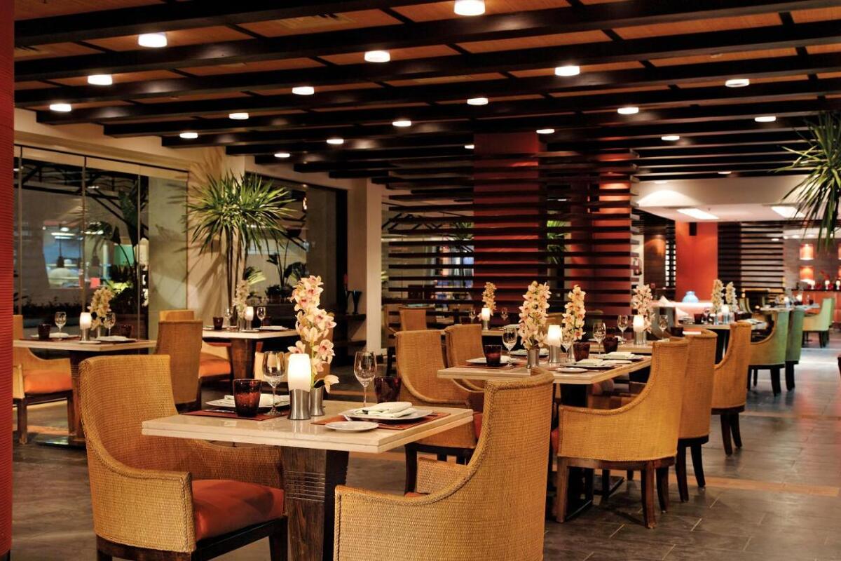 Grand Rotana Resort & Spa 5* last