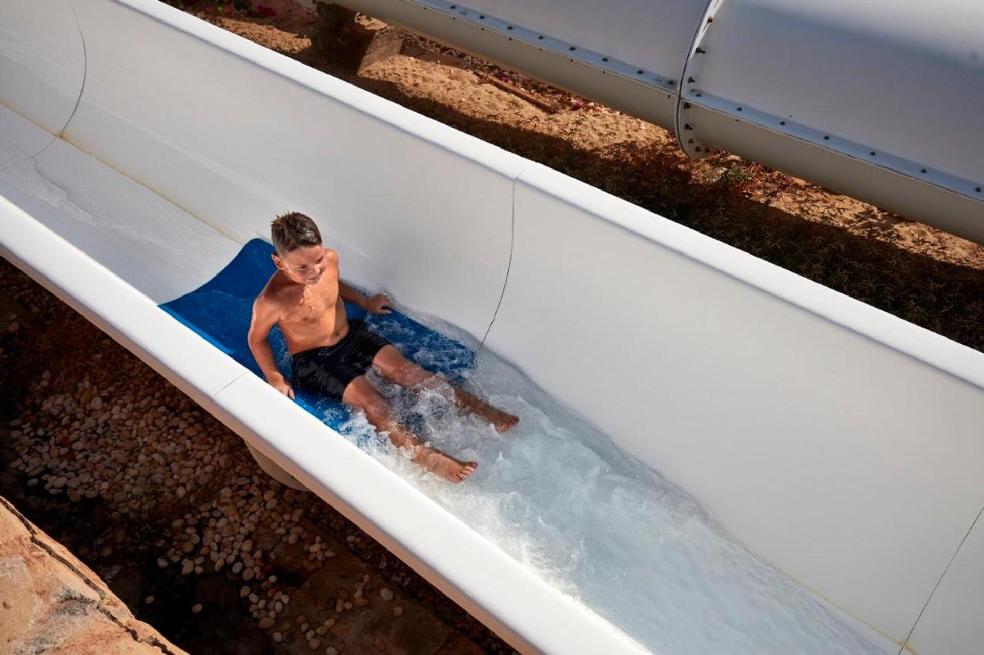 Coral Sea Waterworld 5* 43