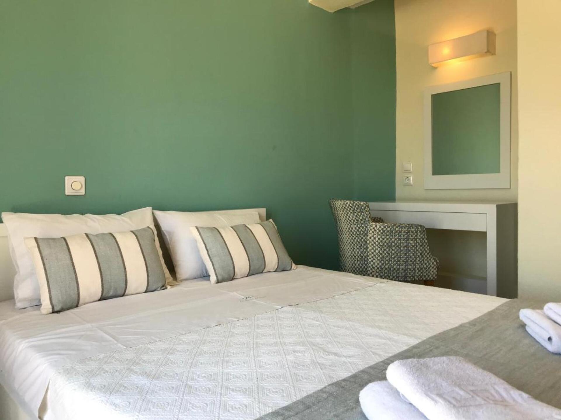 Thera Mare Boutique 3* 8